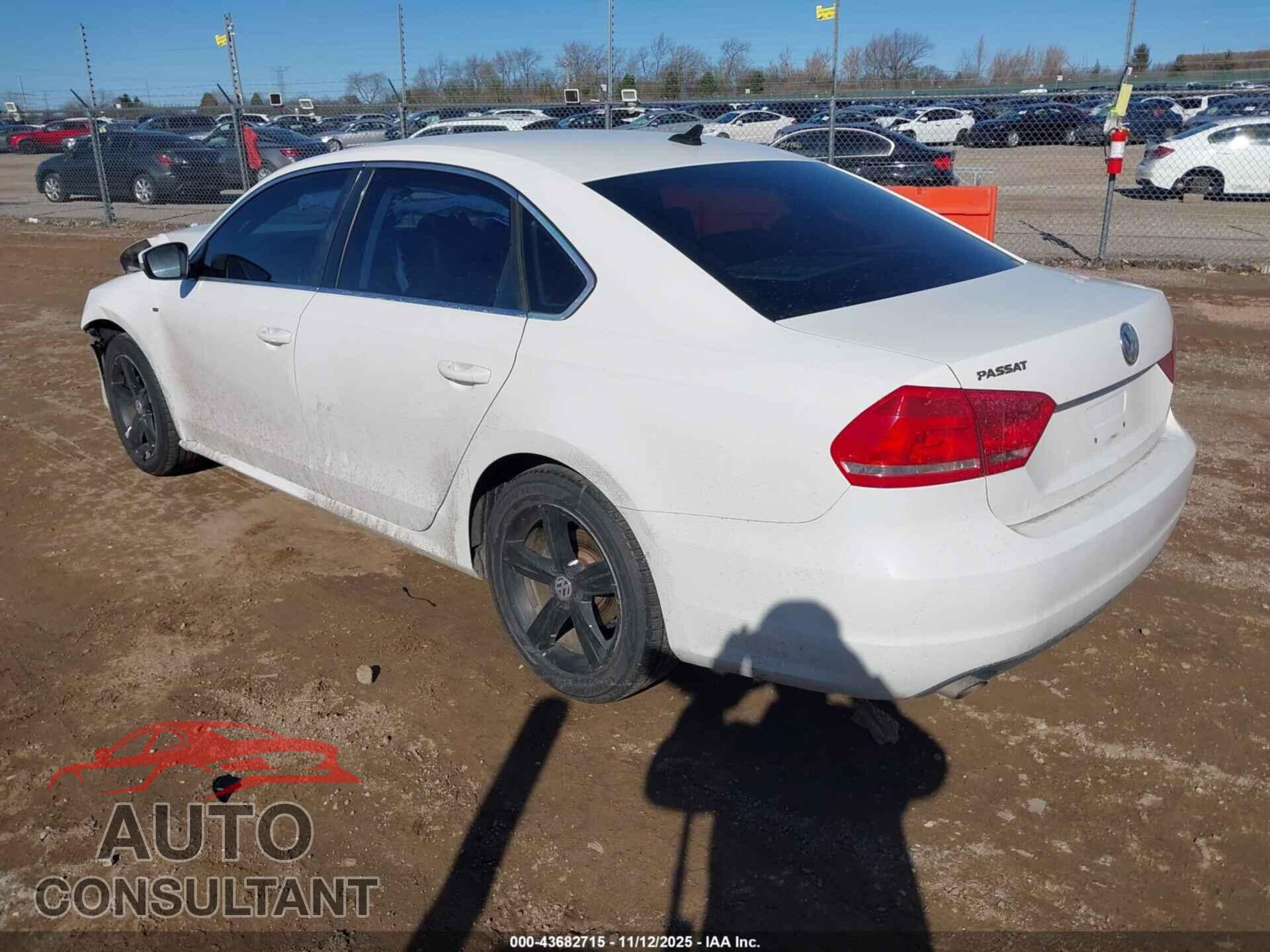 VOLKSWAGEN PASSAT 2015 - 1VWAS7A32FC108835
