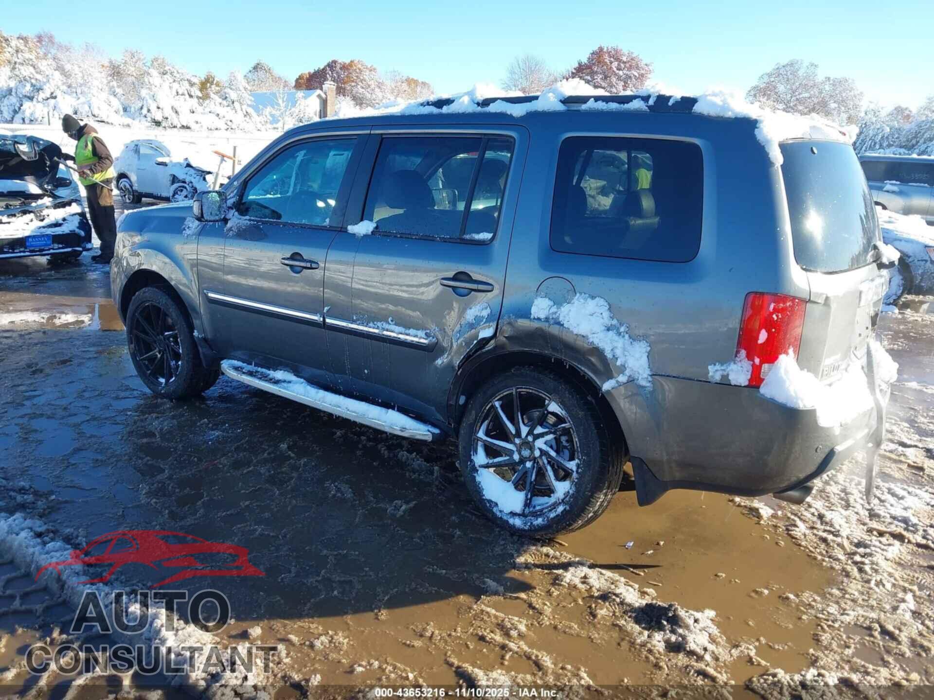 HONDA PILOT 2011 - 5FNYF3H97BB013130