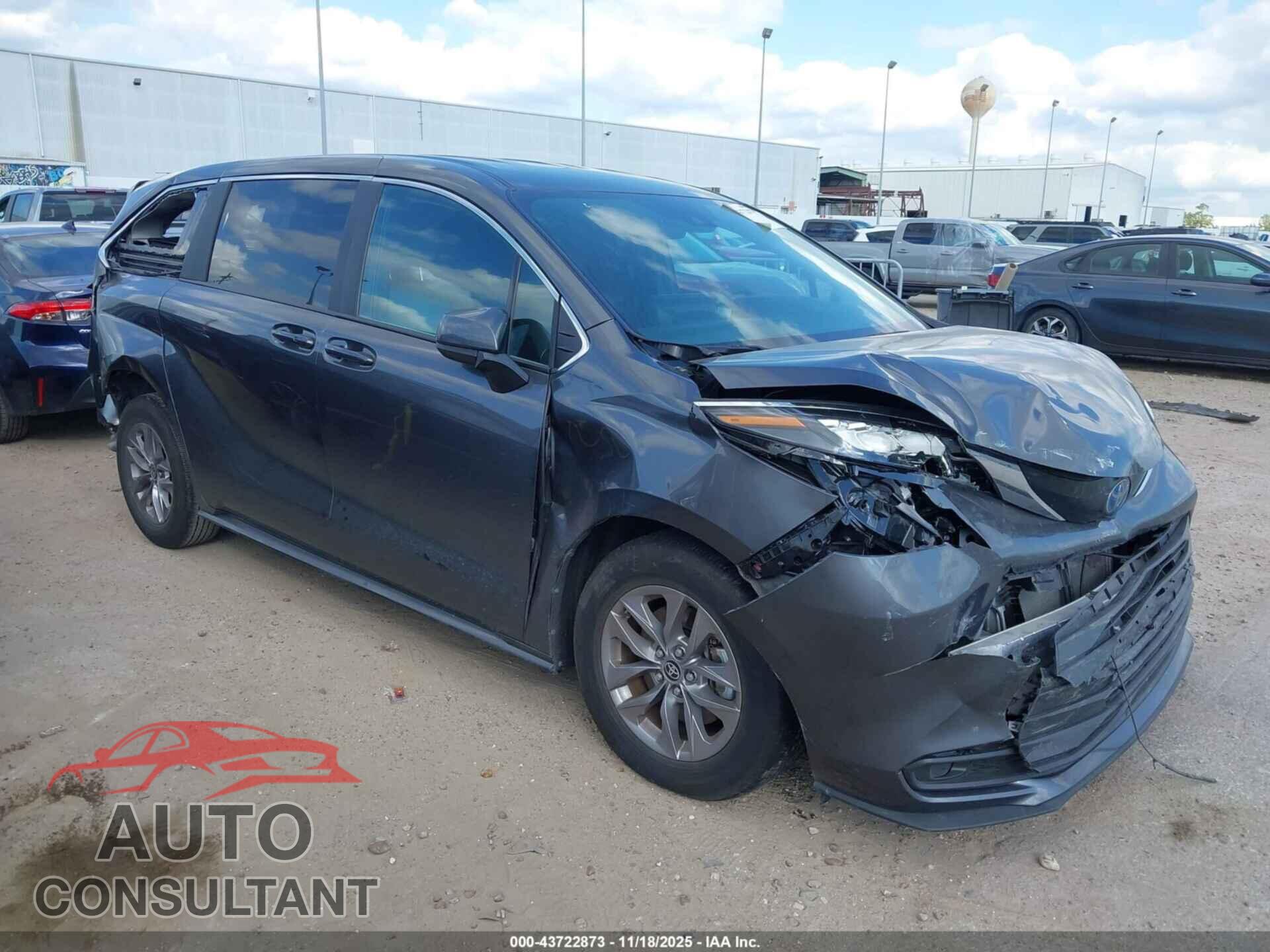 TOYOTA SIENNA 2025 - 5TDKRKECXSS242792
