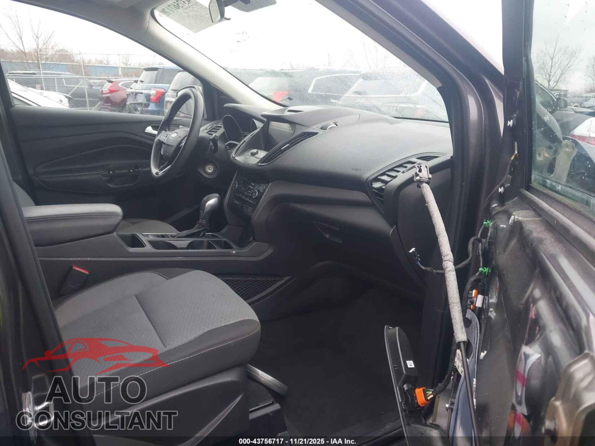 FORD ESCAPE 2018 - 1FMCU9GD7JUA28723