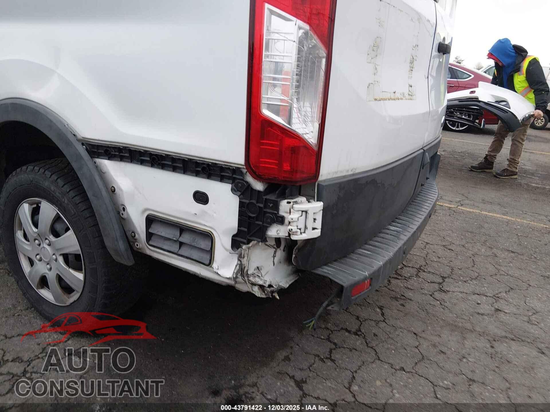 FORD TRANSIT-250 2015 - 1FTNR1CV0FKB28860