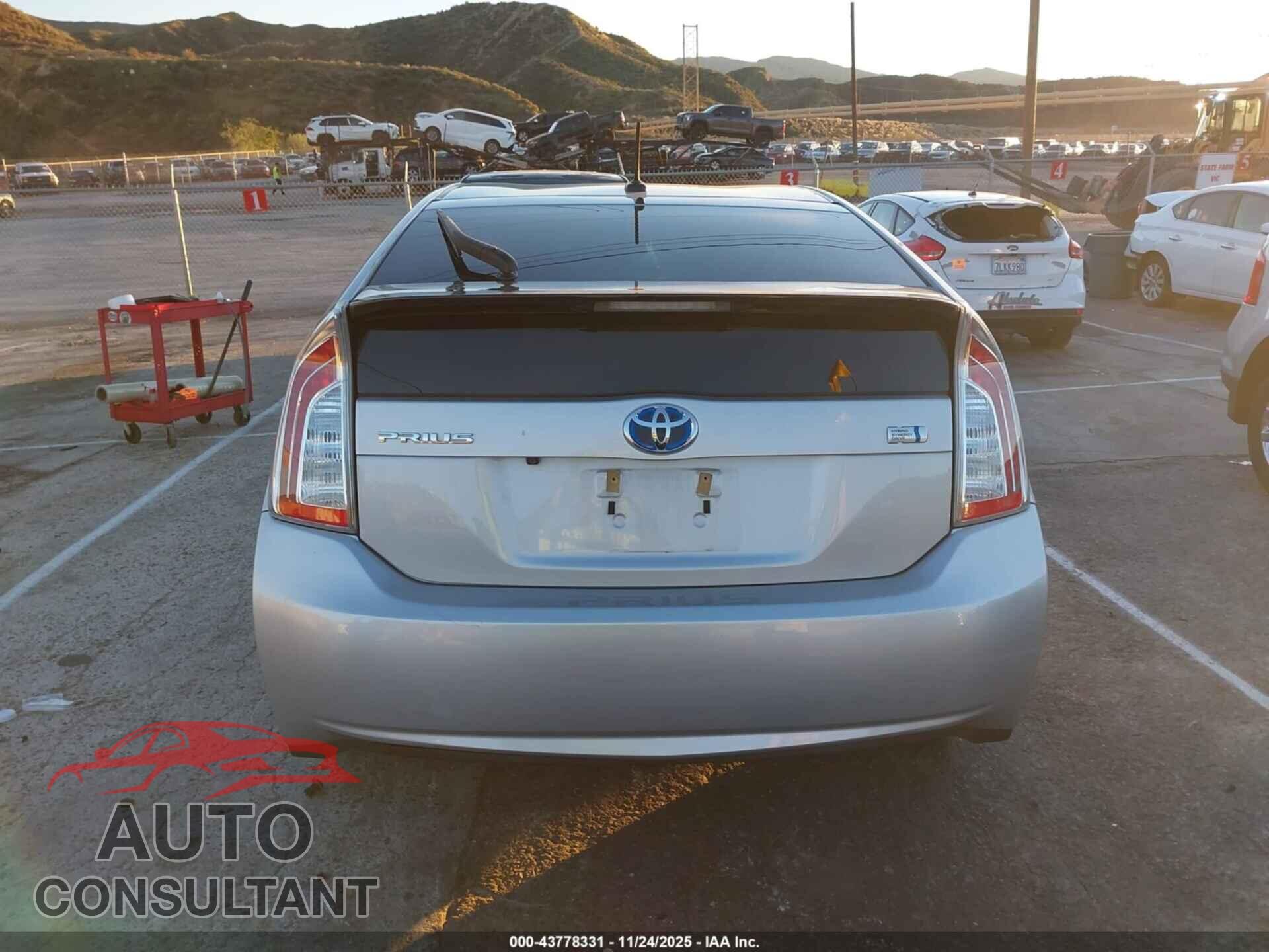 TOYOTA PRIUS 2015 - JTDKN3DU9F1992327