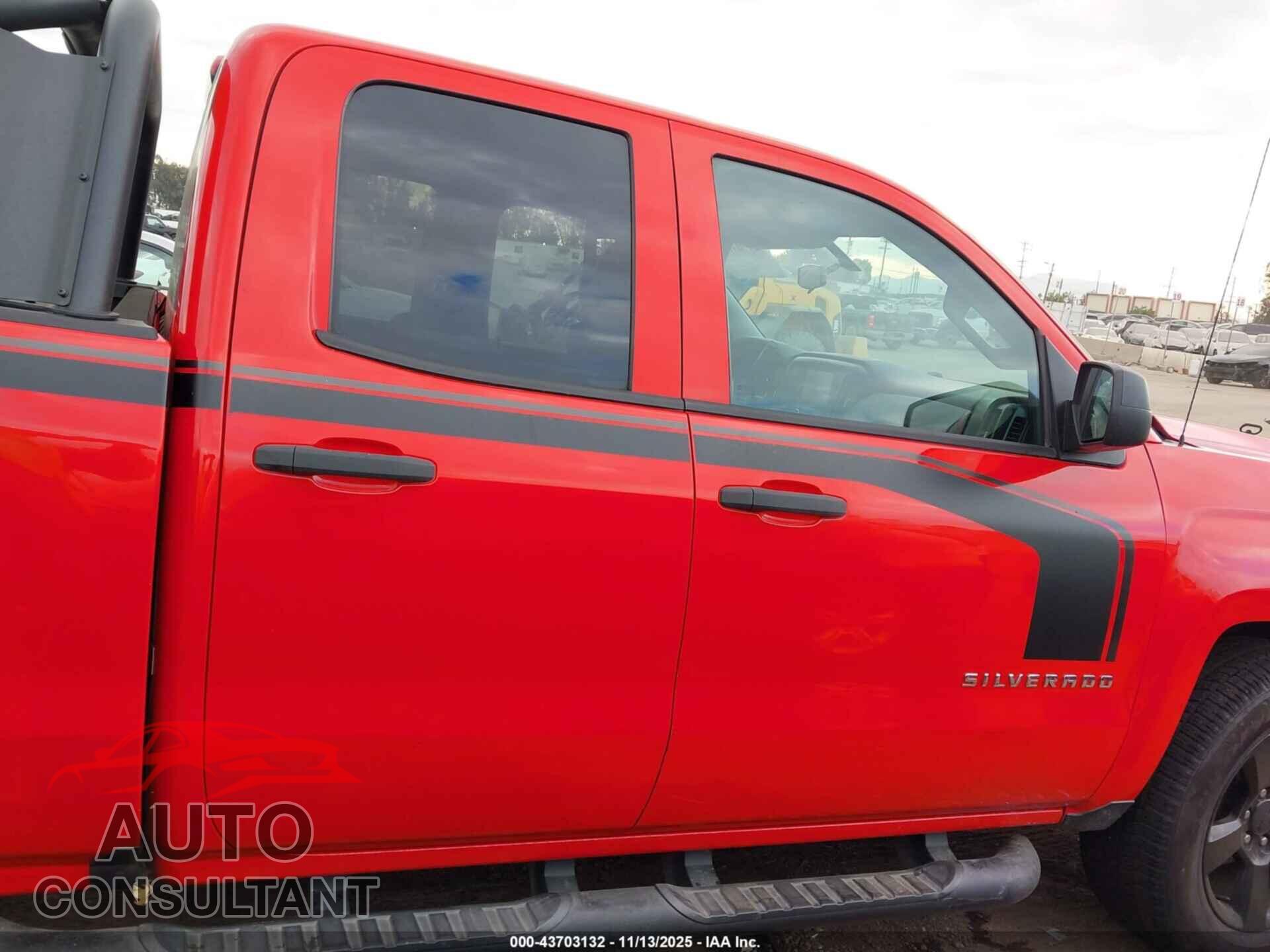 CHEVROLET SILVERADO 1500 2017 - 1GCRCPEC8HZ226465