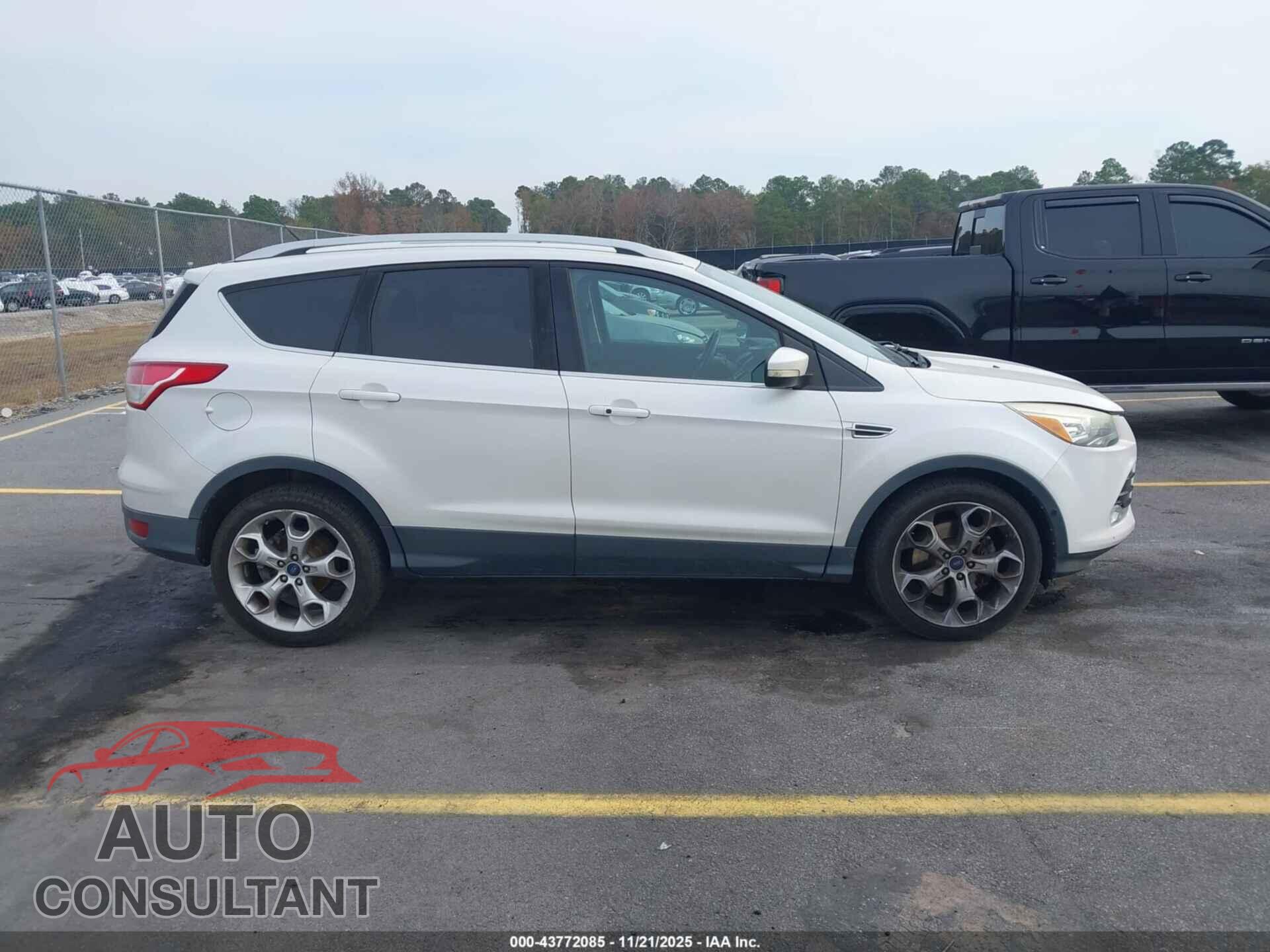 FORD ESCAPE 2015 - 1FMCU9JX9FUC40596
