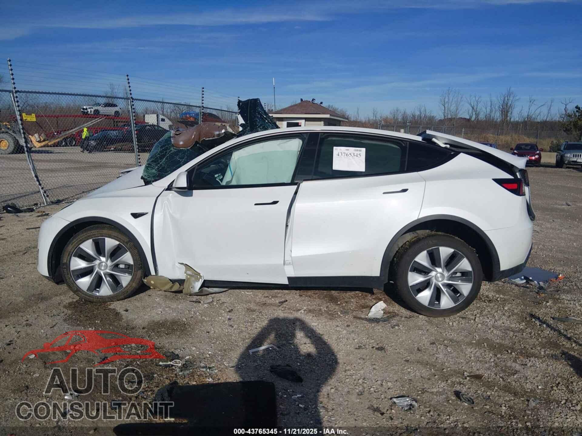 TESLA MODEL Y 2022 - 7SAYGDEE4NF432760