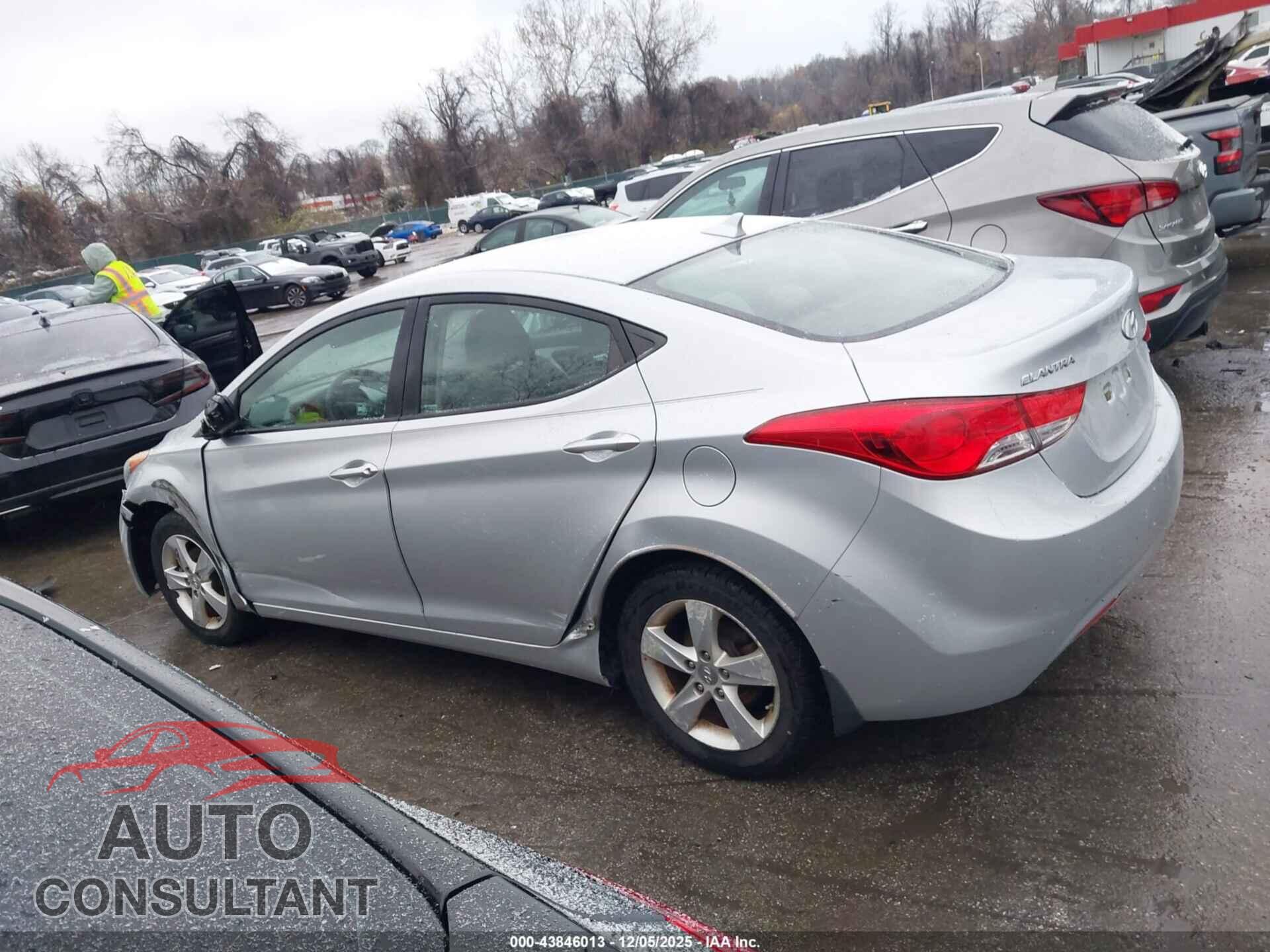 HYUNDAI ELANTRA 2013 - 5NPDH4AE8DH292811