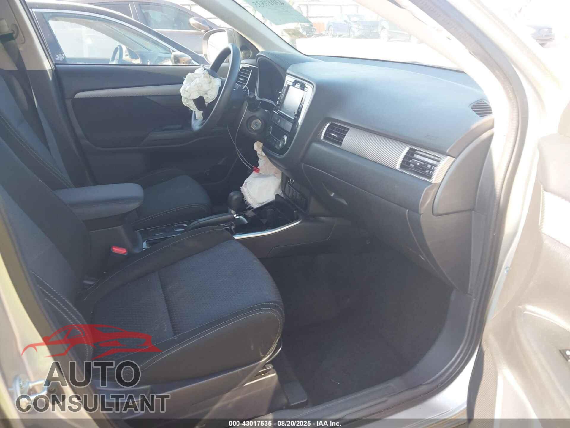 MITSUBISHI OUTLANDER 2018 - JA4AD2A3XJZ052613