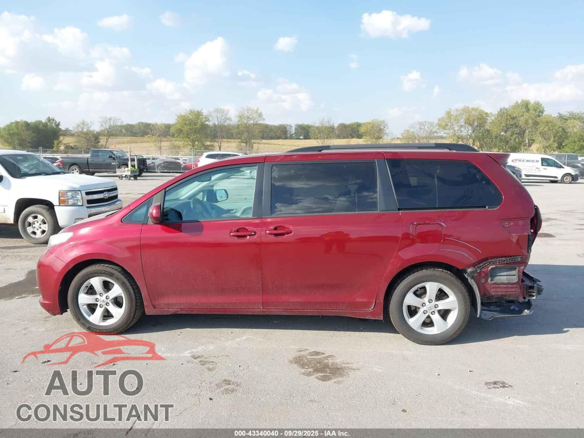 TOYOTA SIENNA 2017 - 5TDKZ3DC7HS845991