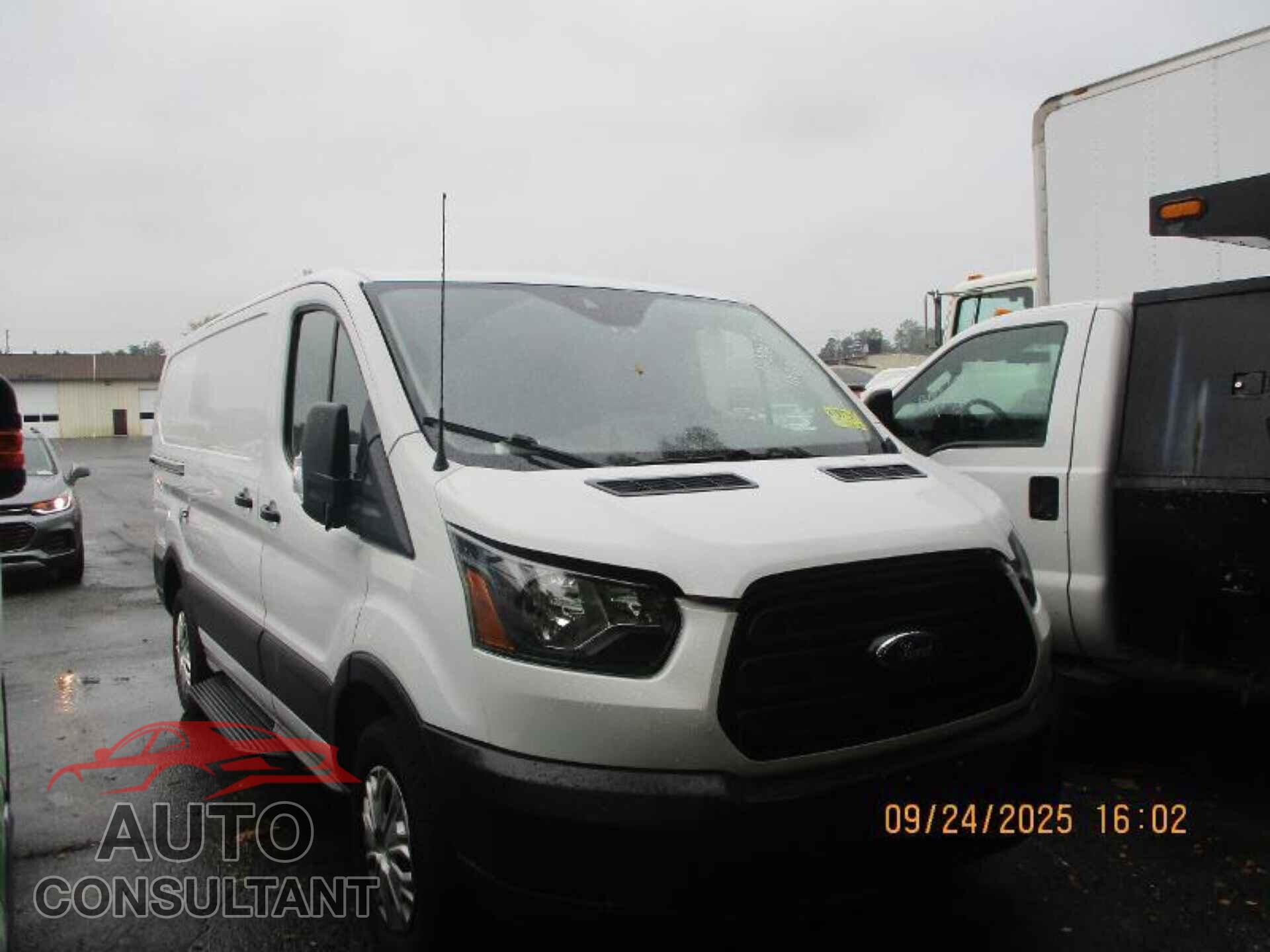 FORD TRANSIT-250 2019 - 1FTYR1YG2KKB80301