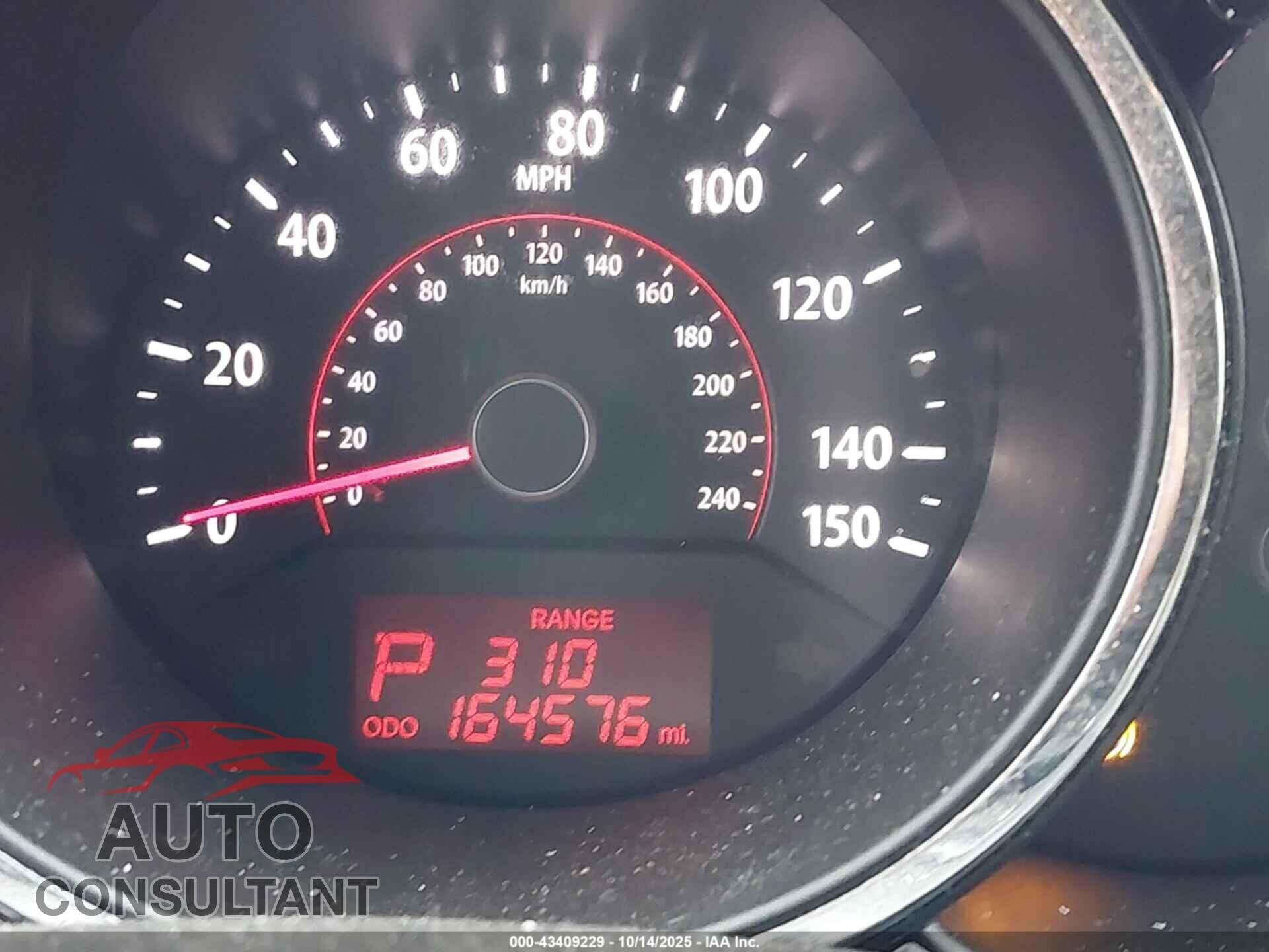 KIA SORENTO 2011 - 5XYKUDA29BG060246
