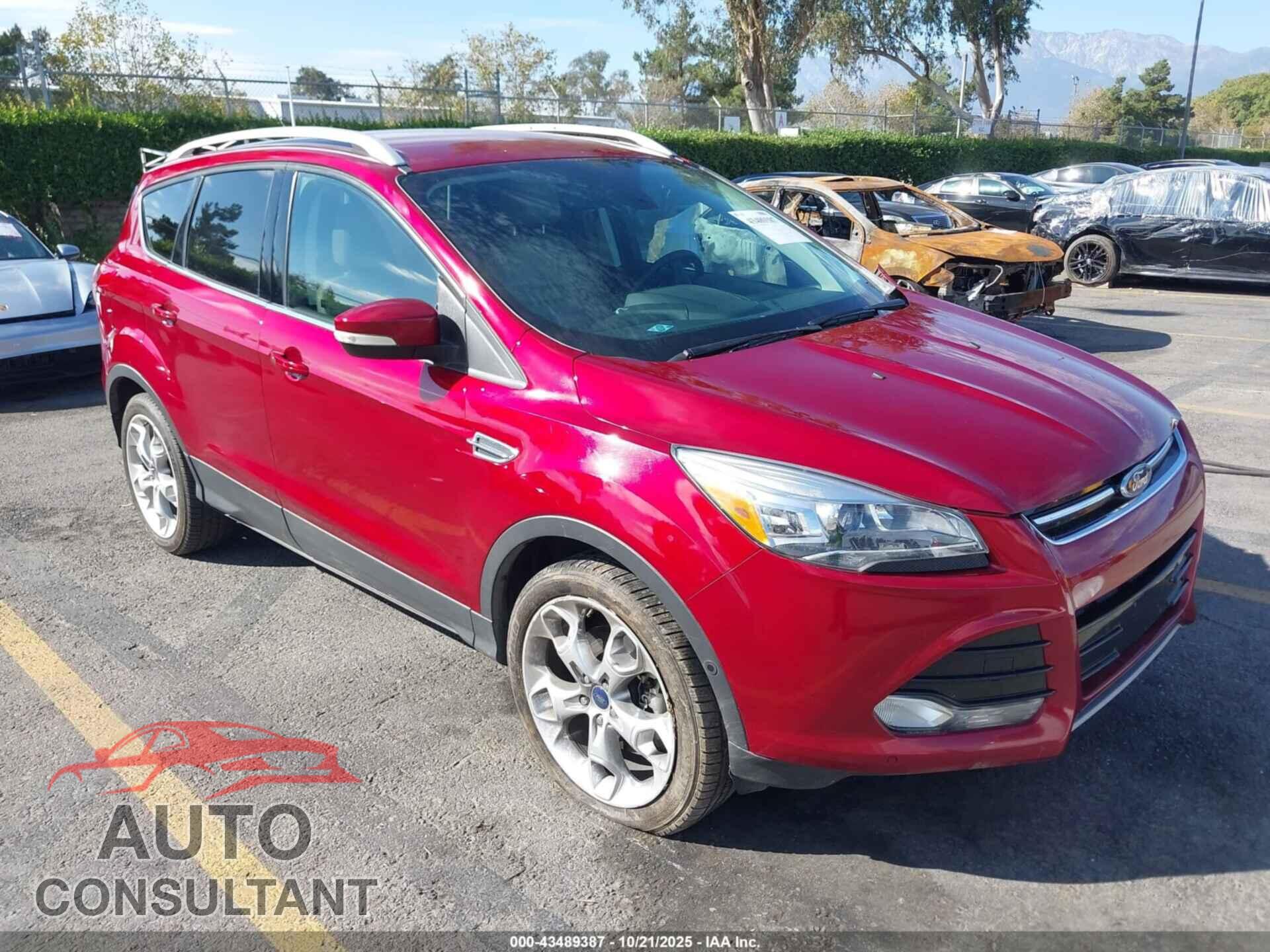 FORD ESCAPE 2016 - 1FMCU0J91GUA39760