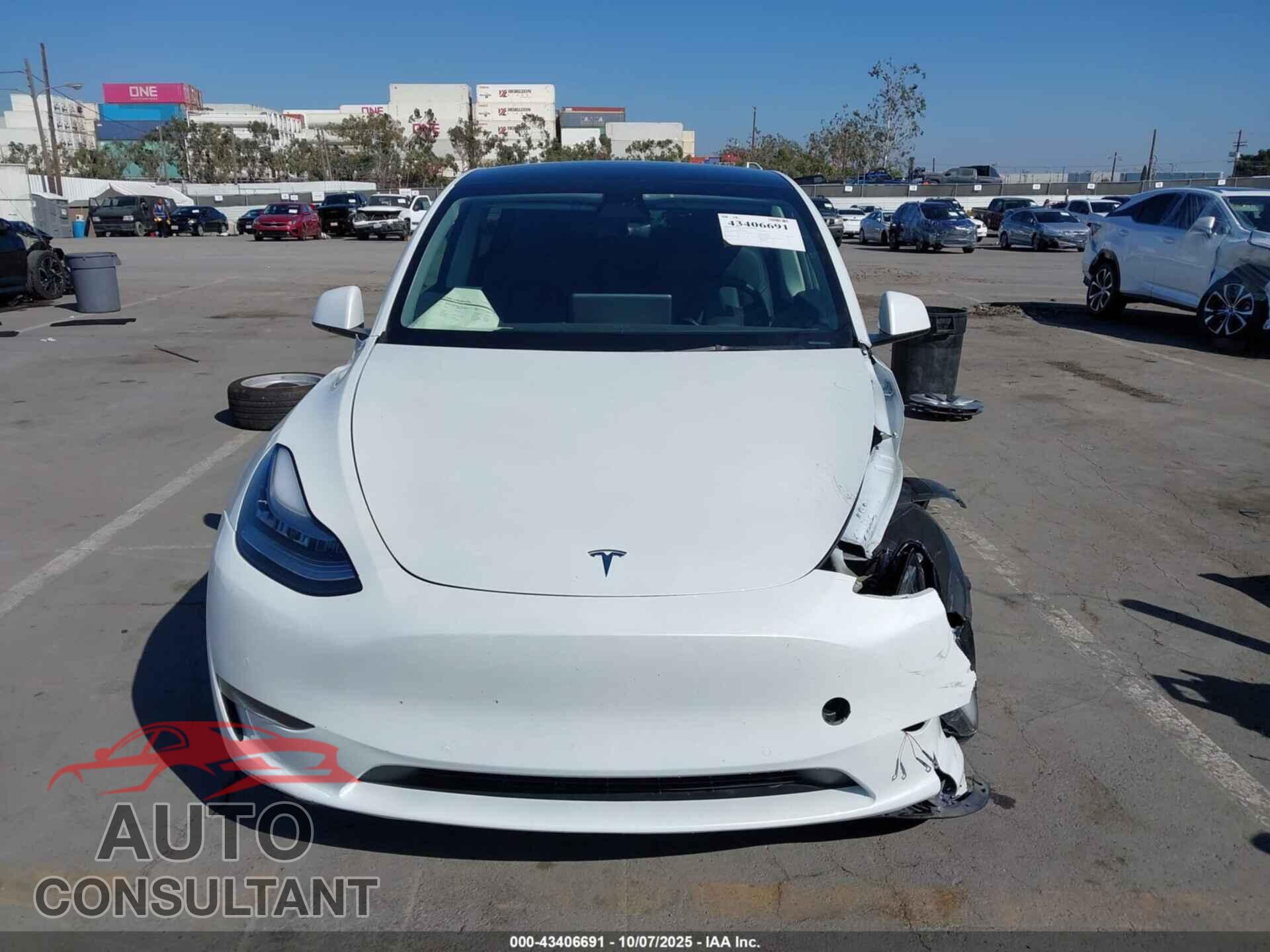 TESLA MODEL Y 2021 - 5YJYGDED4MF110400
