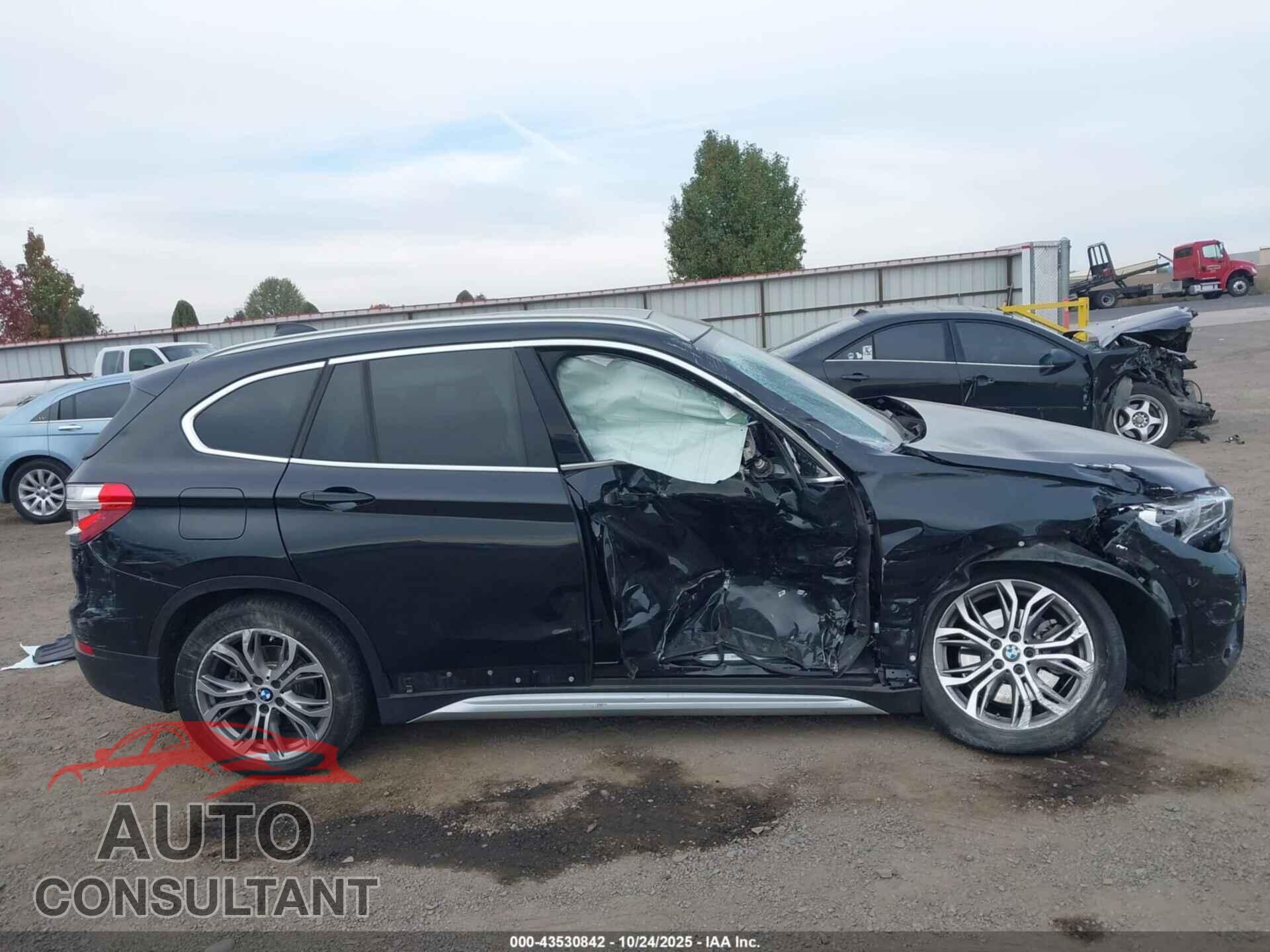 BMW X1 2017 - WBXHT3Z30H4A52084