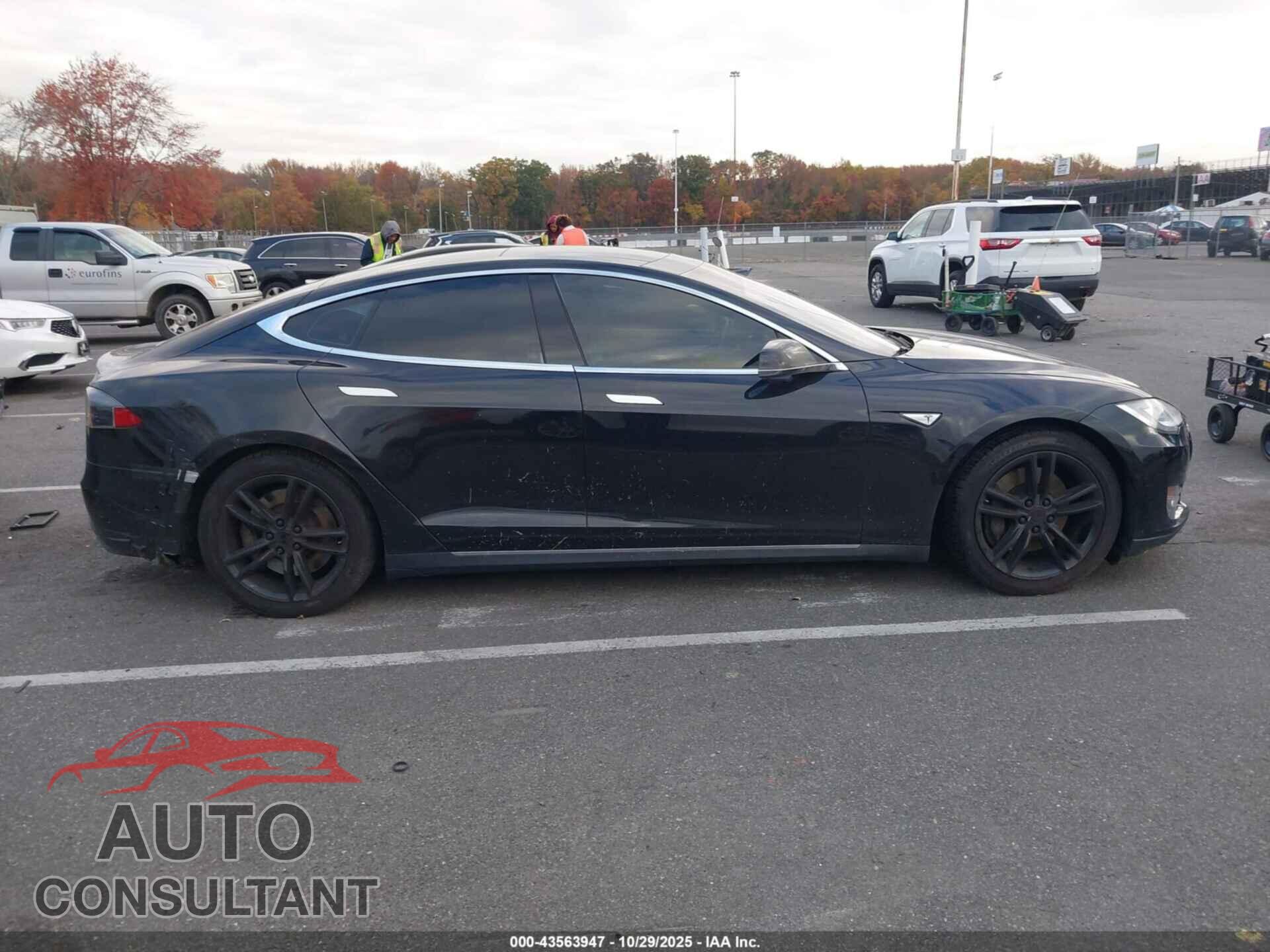 TESLA MODEL S 2015 - 5YJSA1E20FF117996