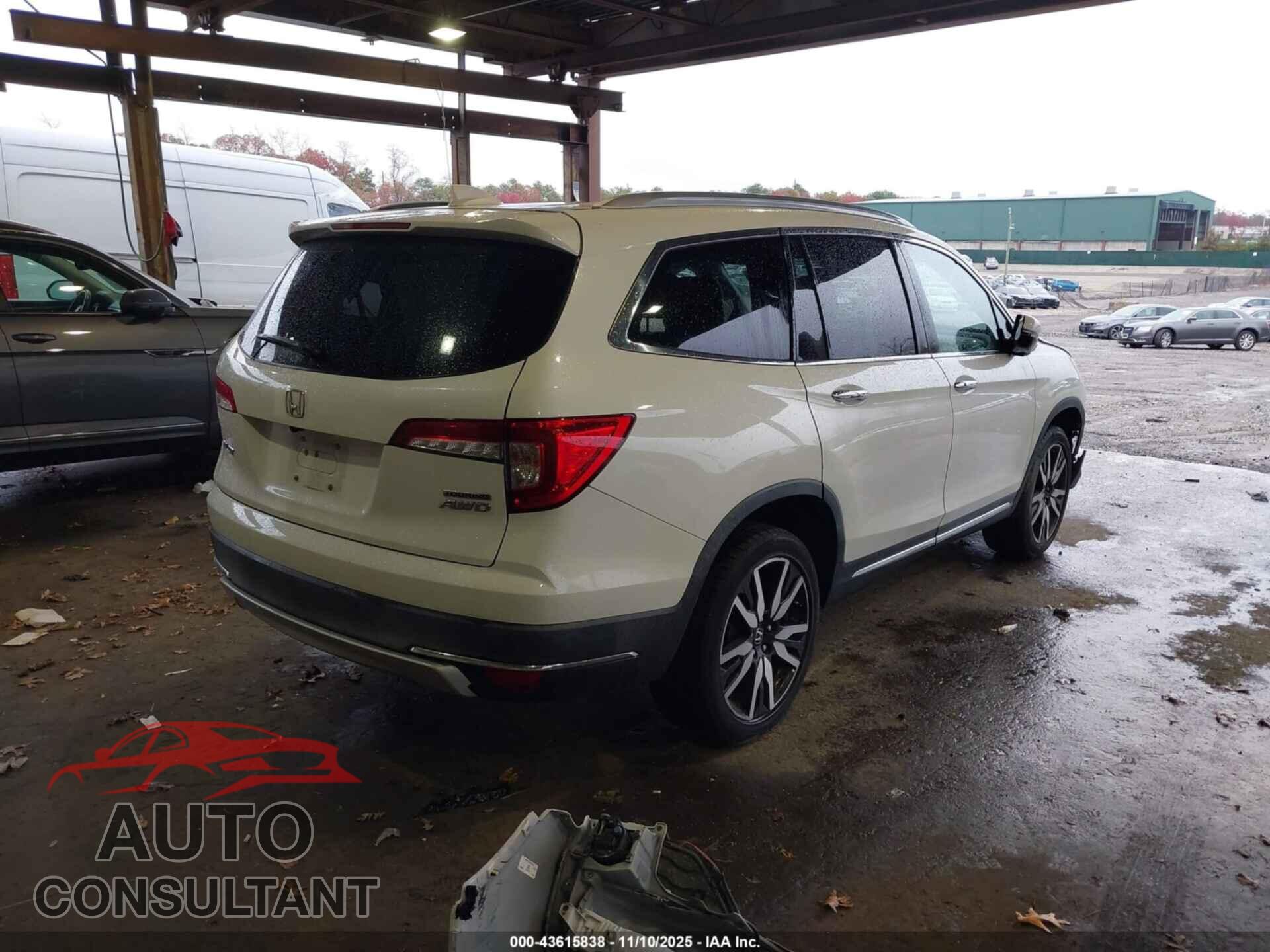 HONDA PILOT 2019 - 5FNYF6H98KB024395
