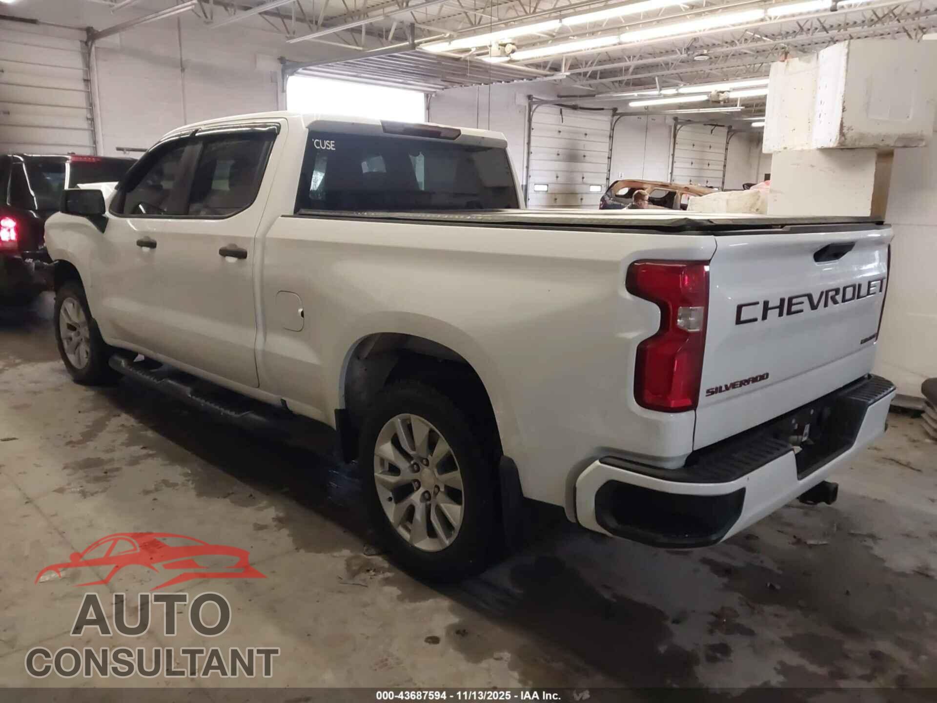 CHEVROLET SILVERADO 1500 2019 - 1GCPYBEH3KZ417631