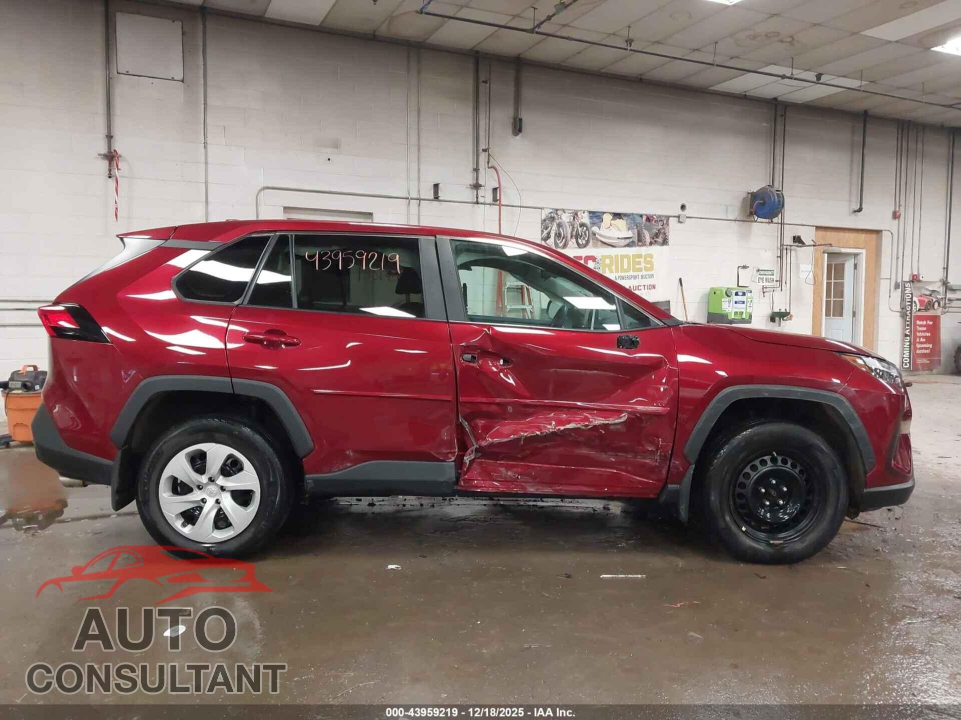 TOYOTA RAV4 2023 - 2T3F1RFV9PW403902