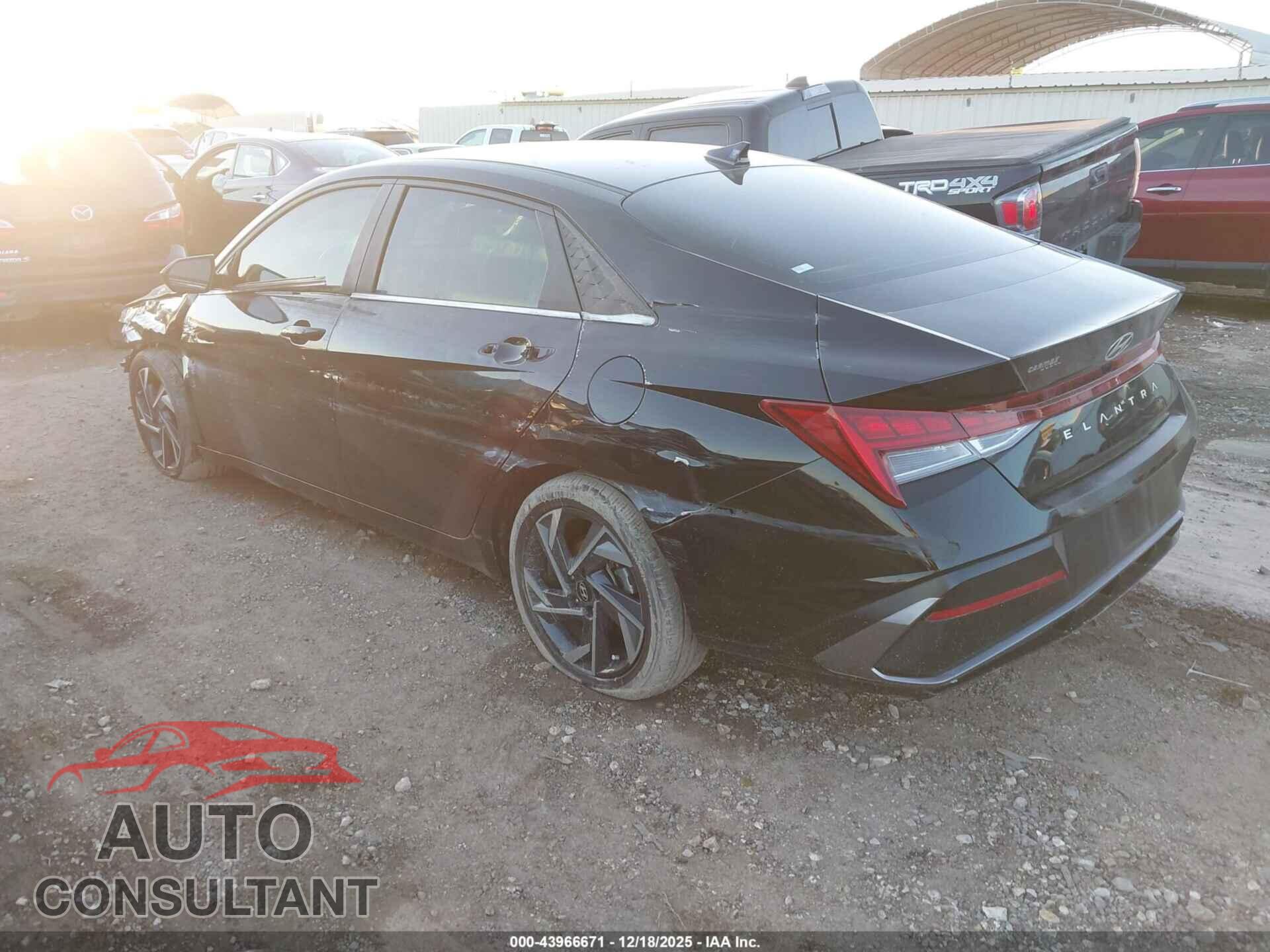 HYUNDAI ELANTRA 2024 - KMHLS4DG1RU771252