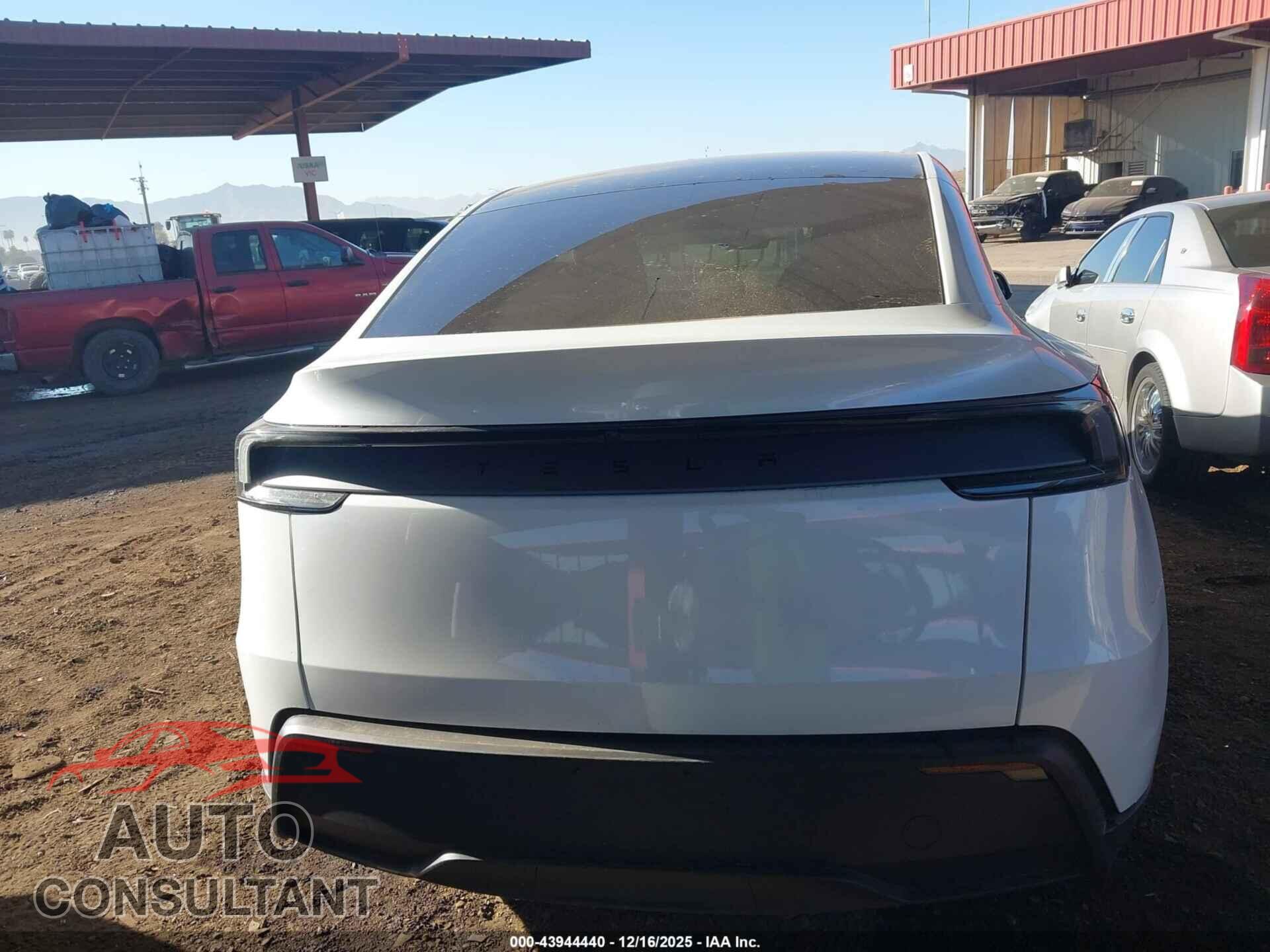 TESLA MODEL Y 2026 - 7SAYGDED5TF530653