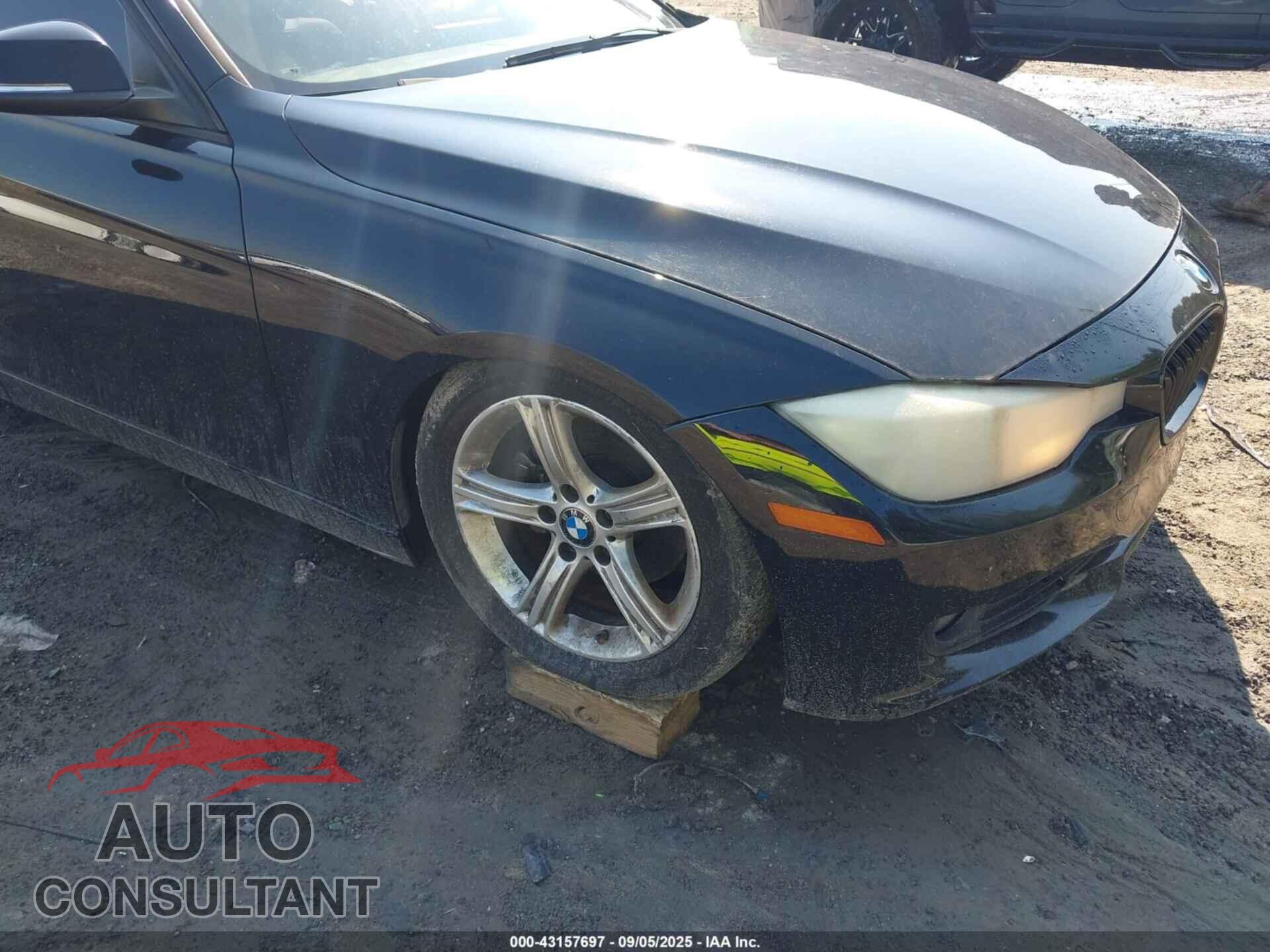 BMW 328I 2013 - WBA3C1G54DNR49584