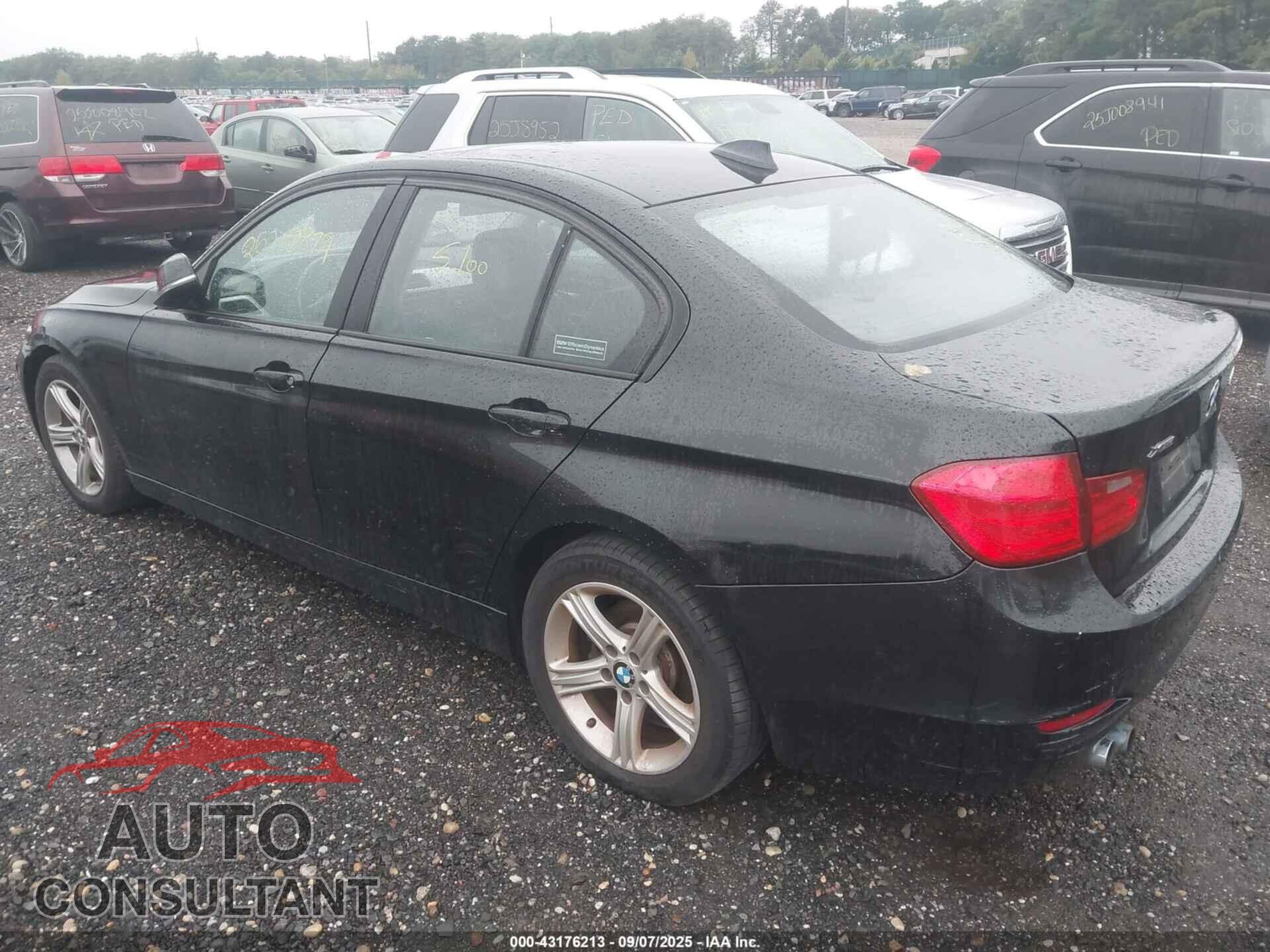 BMW 328I 2013 - WBA3B5G51DNS03992
