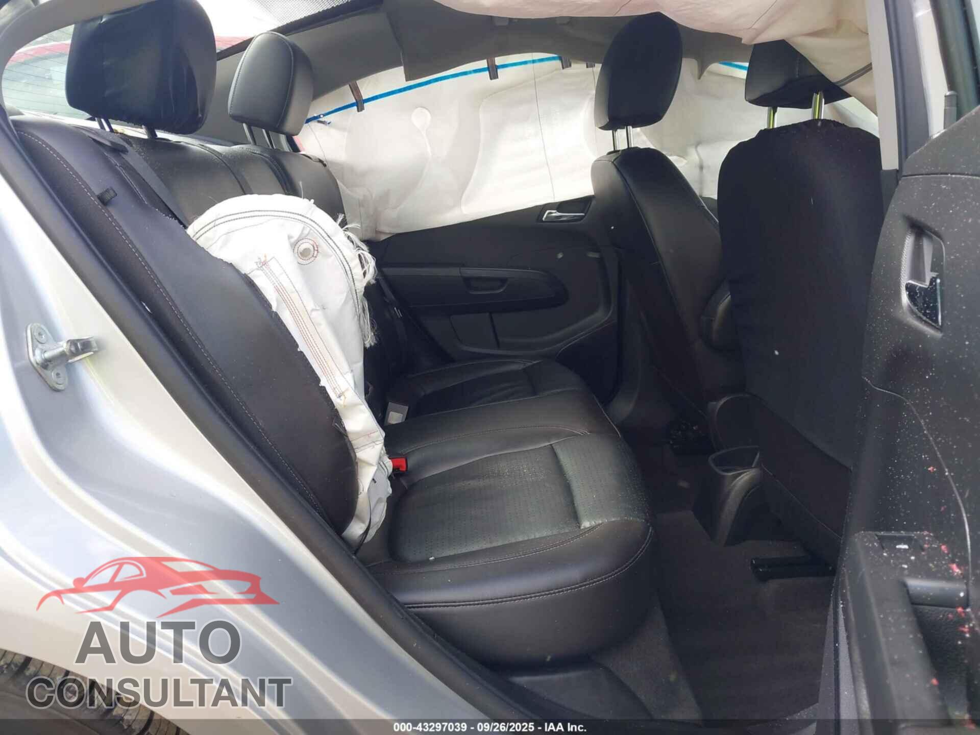 CHEVROLET SONIC 2016 - 1G1JE5SBXG4143583