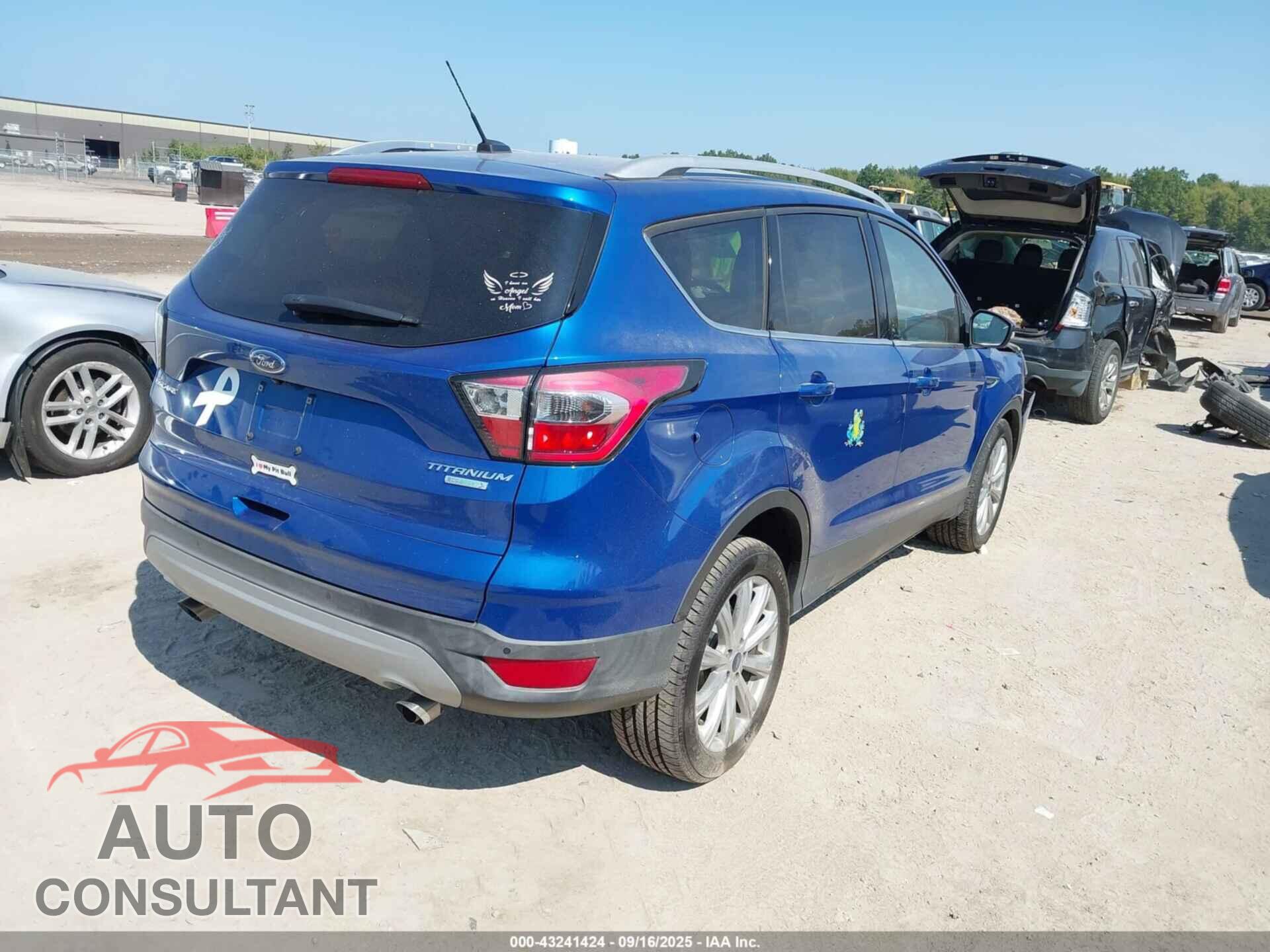 FORD ESCAPE 2017 - 1FMCU0J93HUC13443