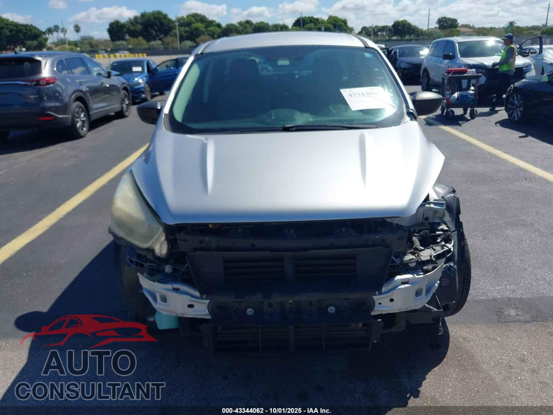 FORD ESCAPE 2017 - 1FMCU0F73HUF02720