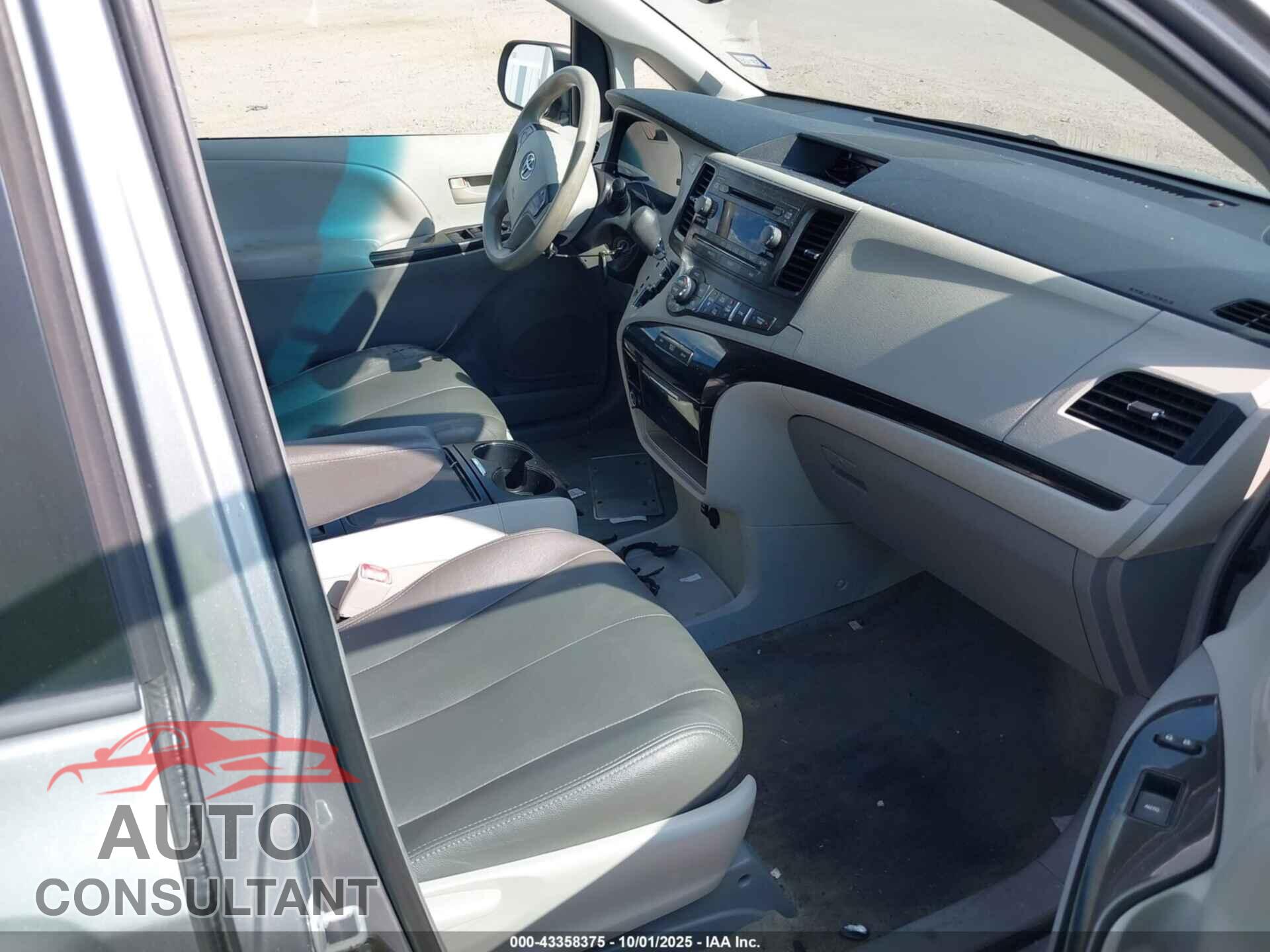 TOYOTA SIENNA 2013 - 5TDKK3DC6DS367528