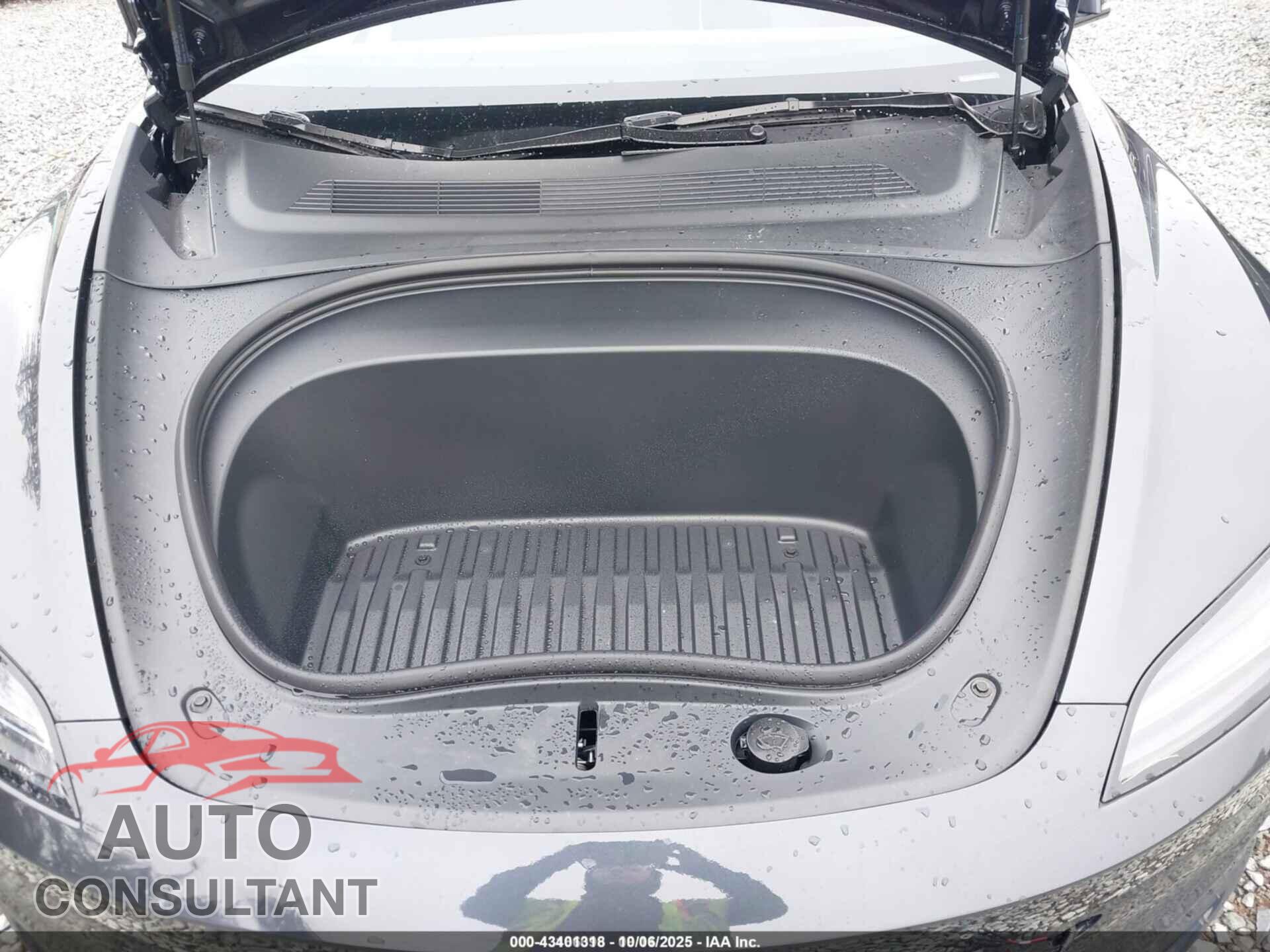 TESLA MODEL 3 2025 - 5YJ3E1EA2SF045211