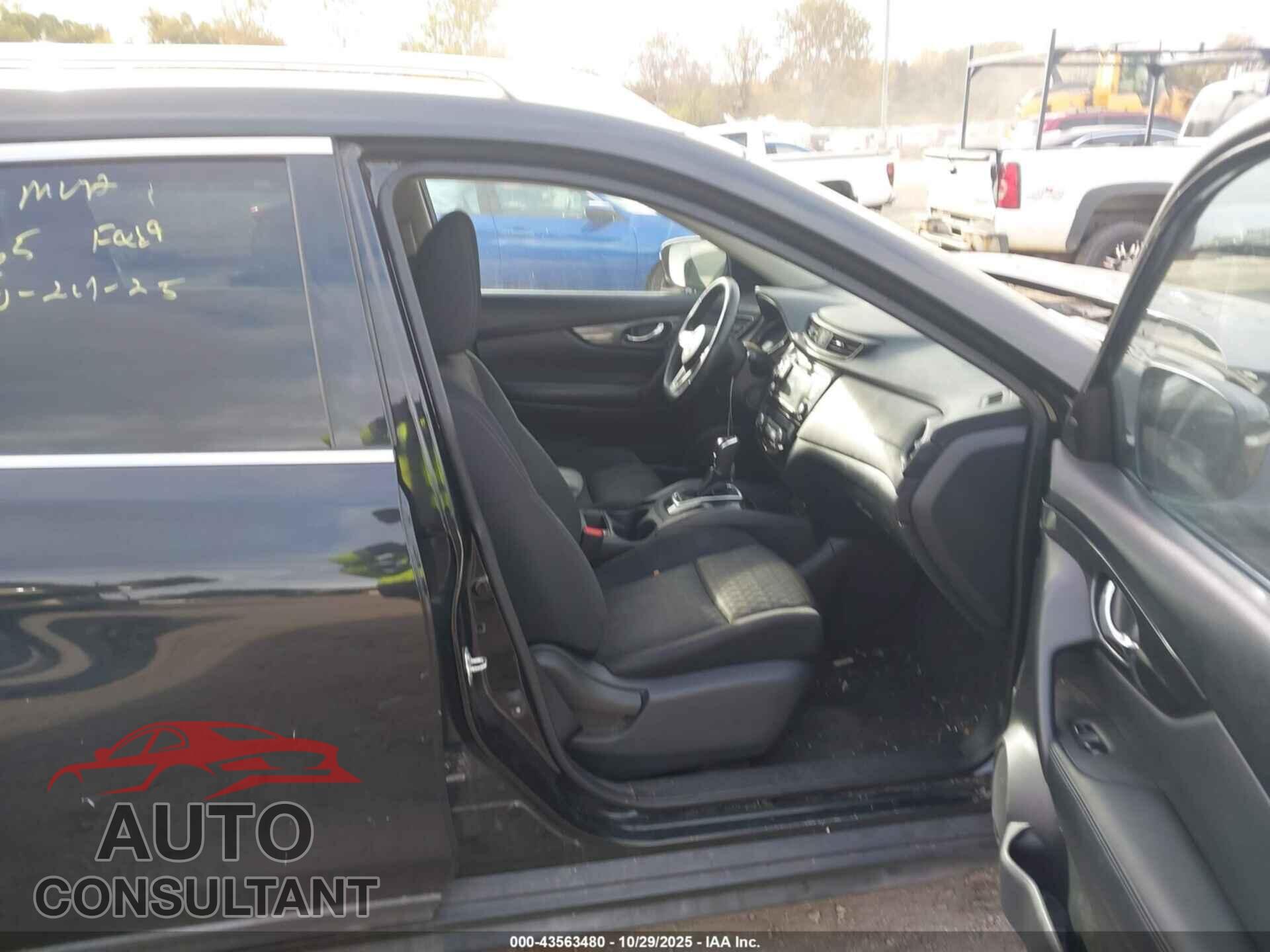 NISSAN ROGUE 2018 - KNMAT2MT4JP514650