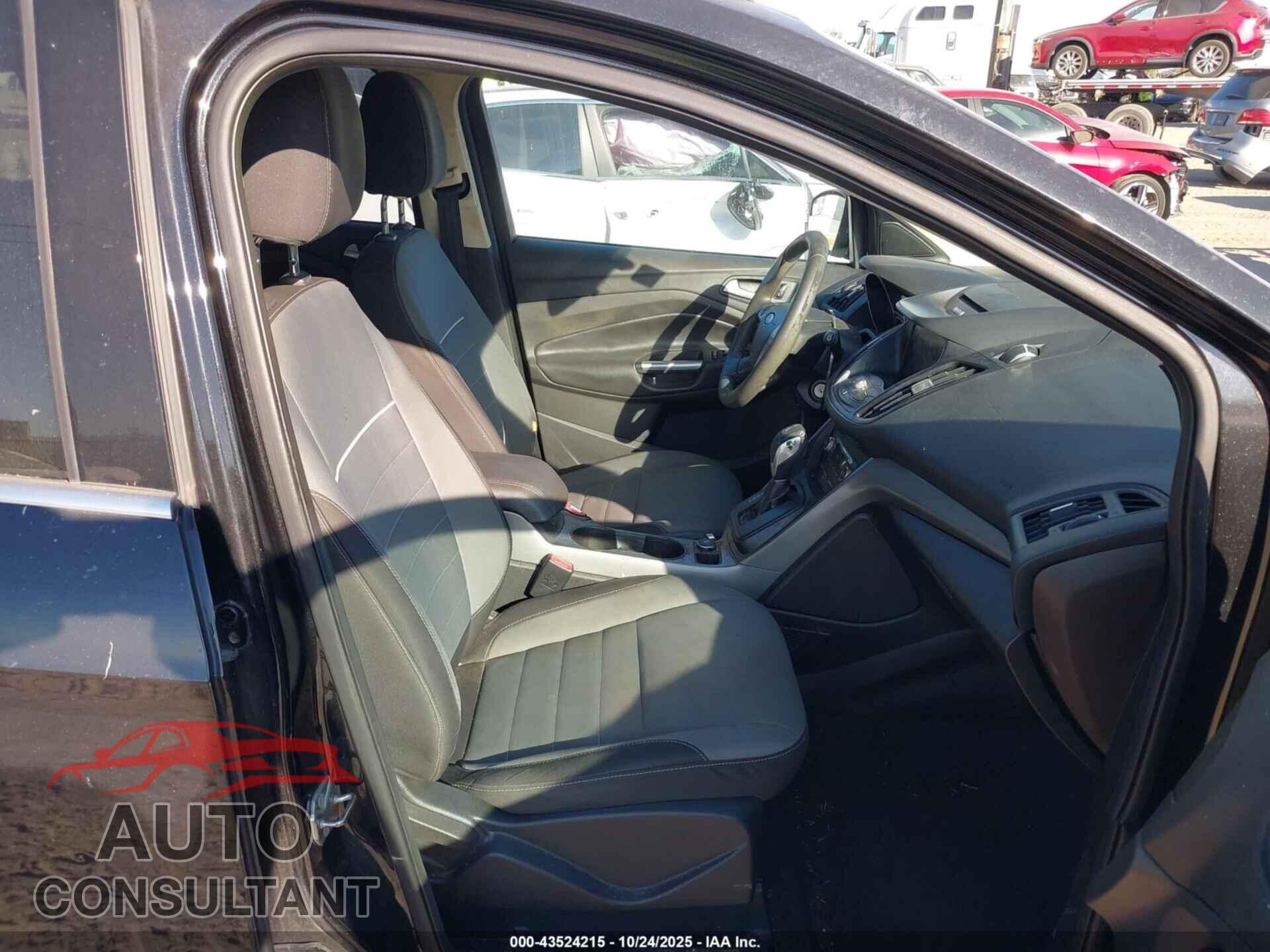 FORD ESCAPE 2015 - 1FMCU0GX9FUA40756