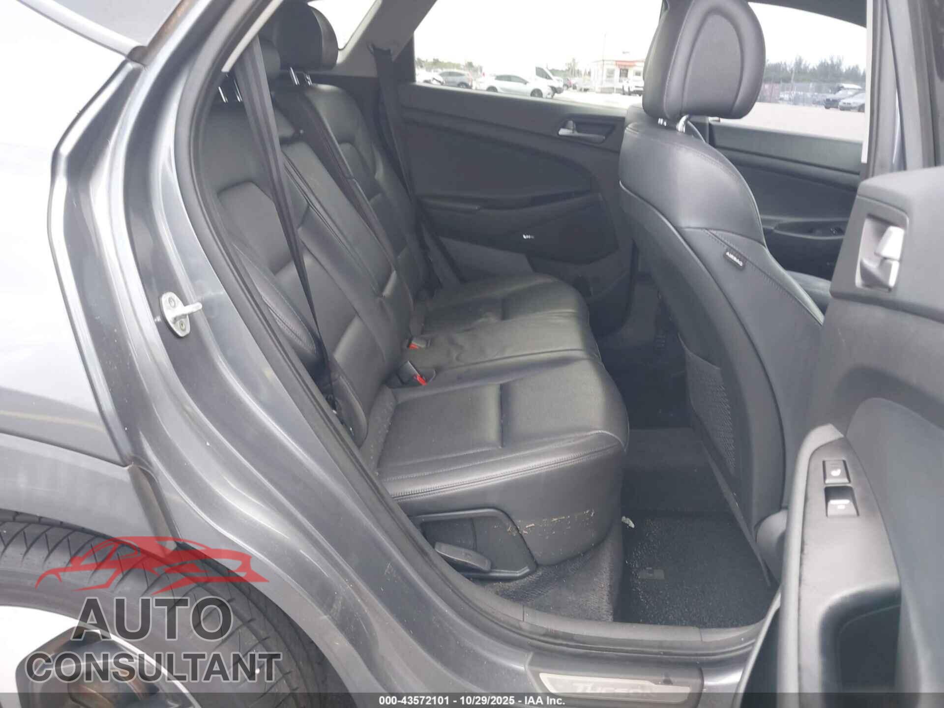 HYUNDAI TUCSON 2017 - KM8J33A29HU354063
