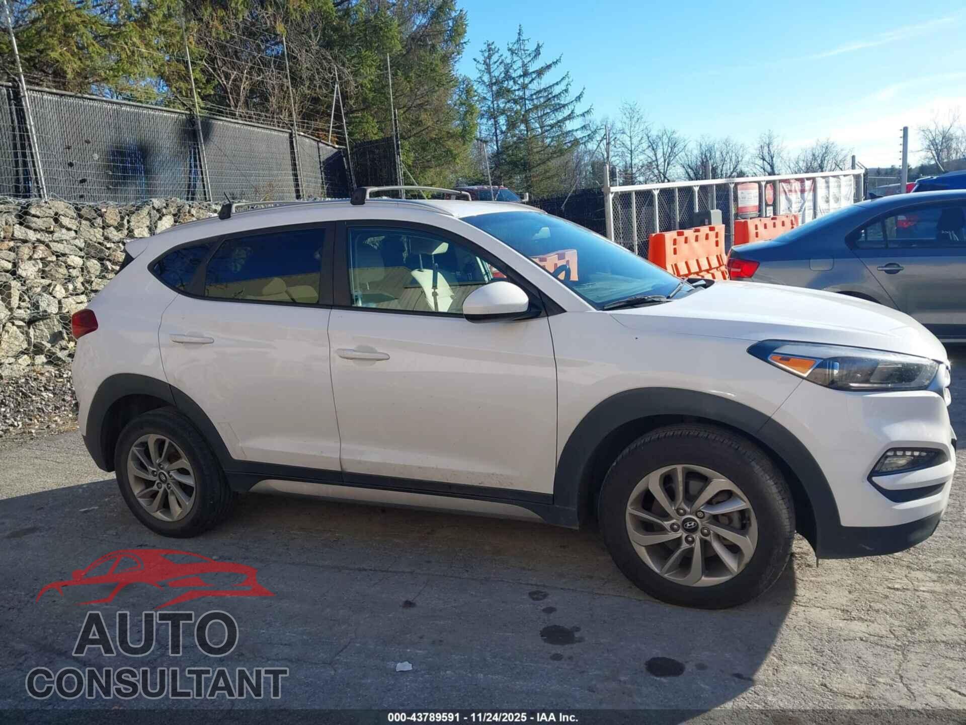 HYUNDAI TUCSON 2017 - KM8J3CA44HU343263