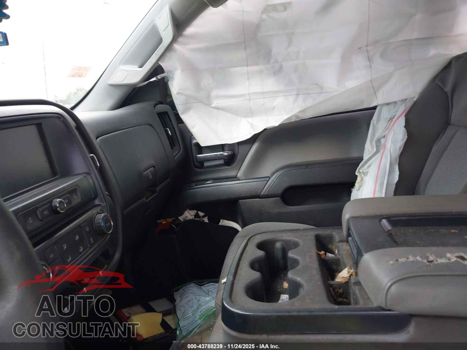 CHEVROLET SILVERADO 1500 2018 - 3GCPCPEC4JG282397
