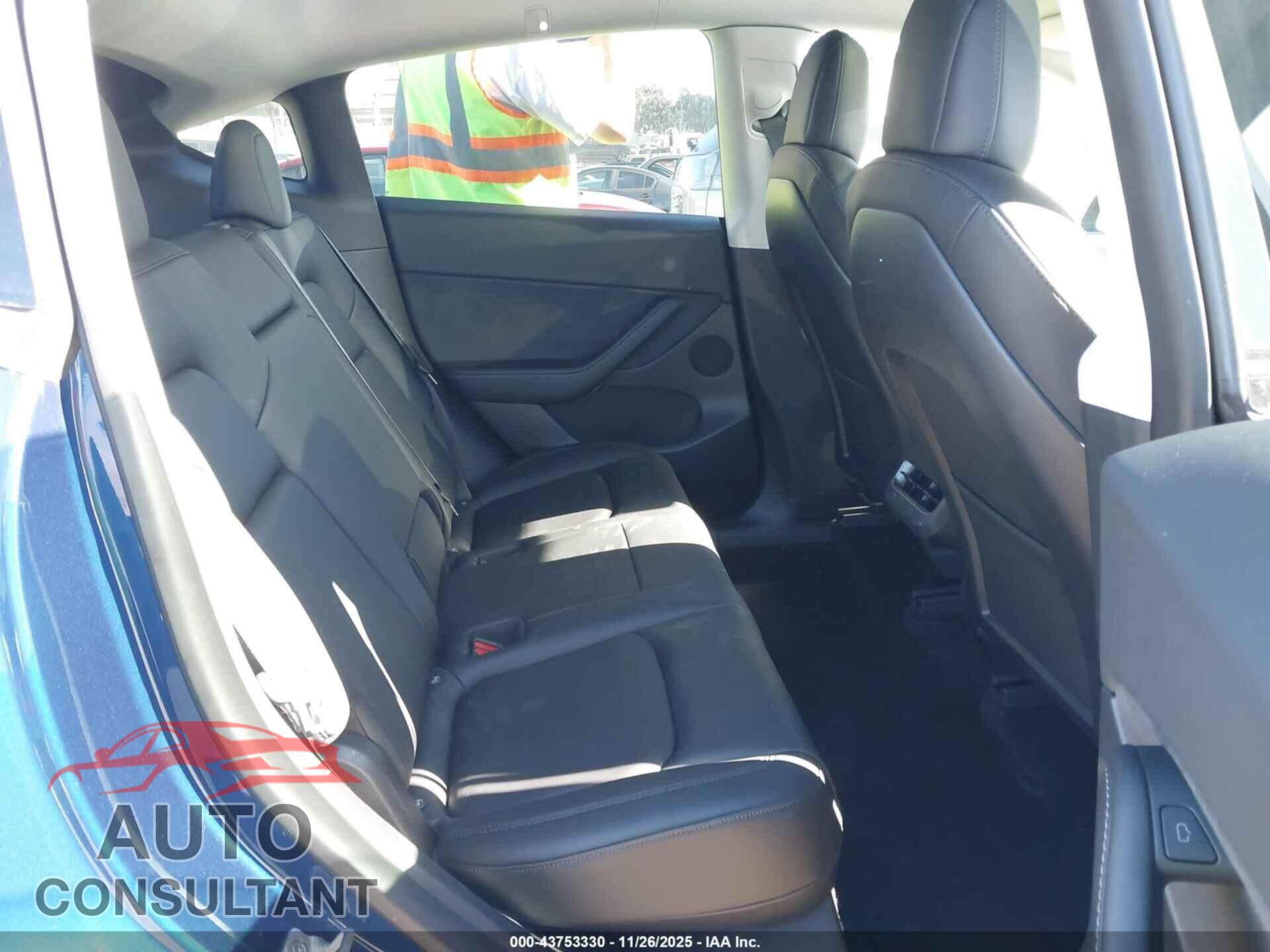 TESLA MODEL Y 2022 - 7SAYGDEF2NF330172