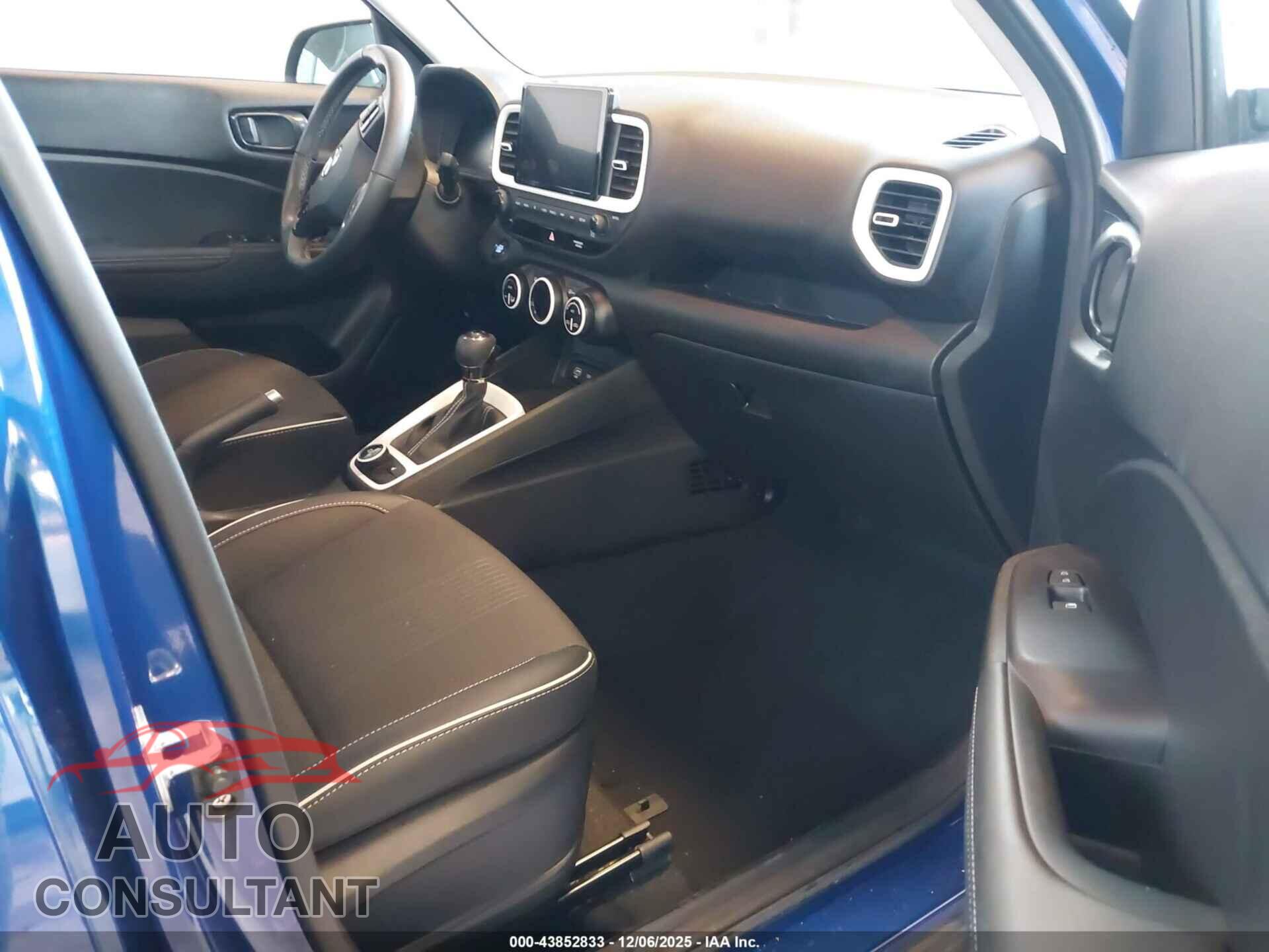 HYUNDAI VENUE 2023 - KMHRC8A33PU252376