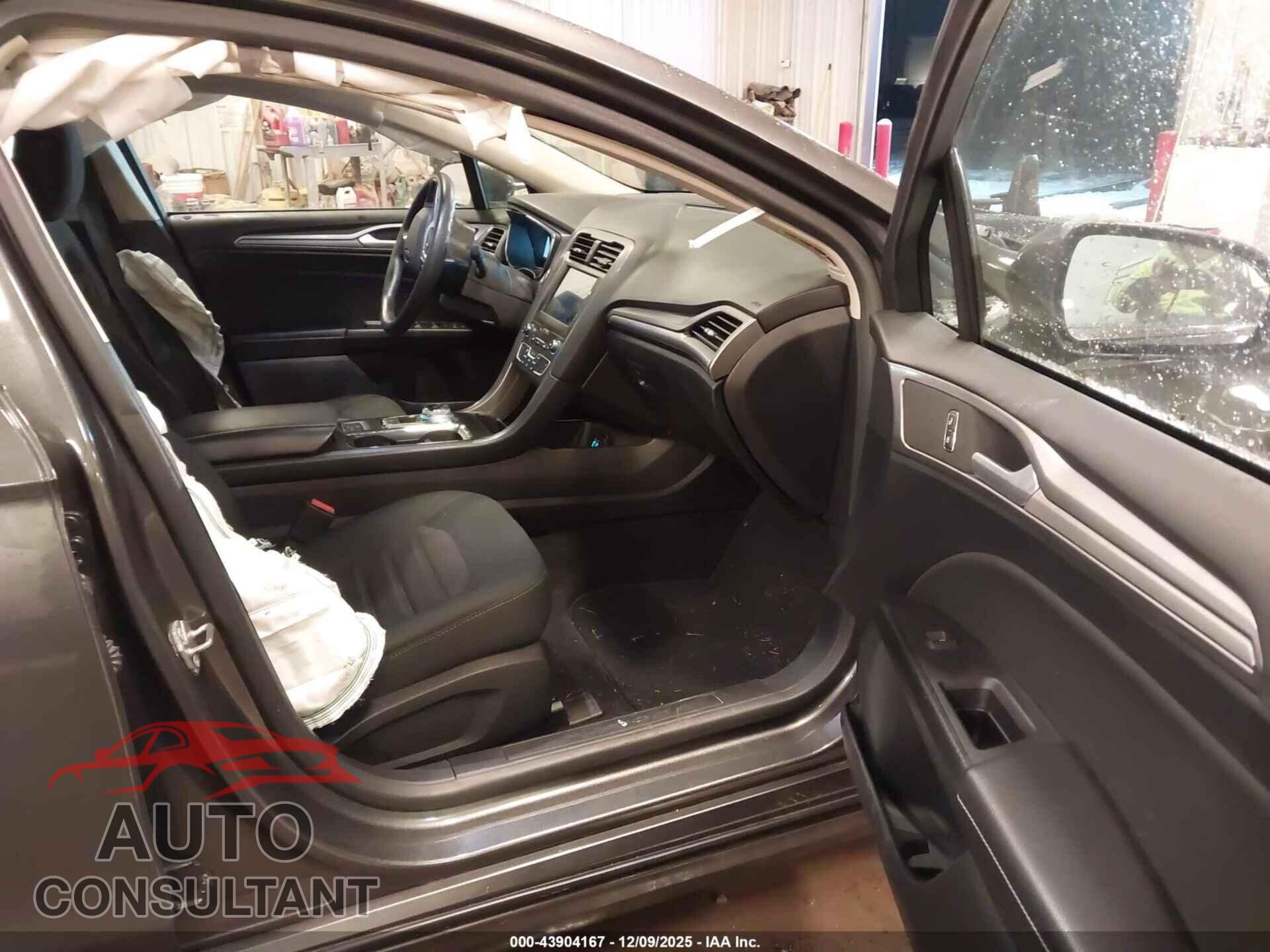 FORD FUSION 2020 - 3FA6P0HD0LR109484