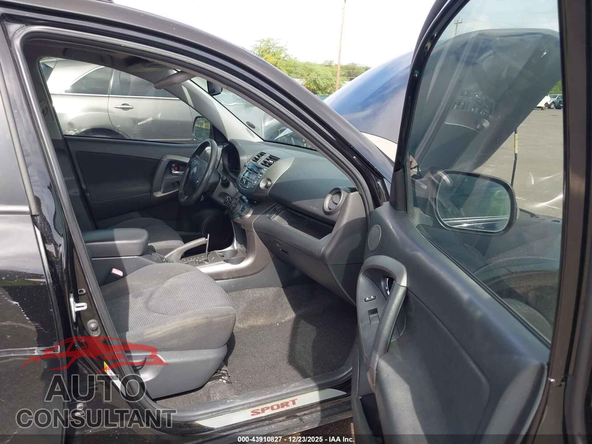 TOYOTA RAV4 2011 - JTMWF4DV2B5042469