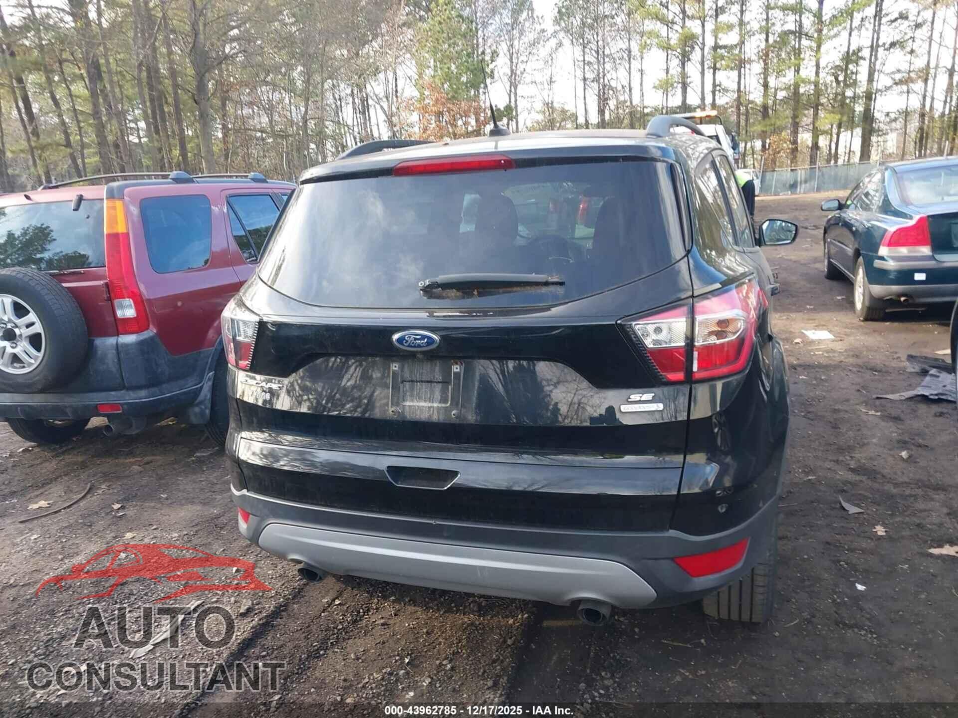 FORD ESCAPE 2018 - 1FMCU0GD8JUB19365