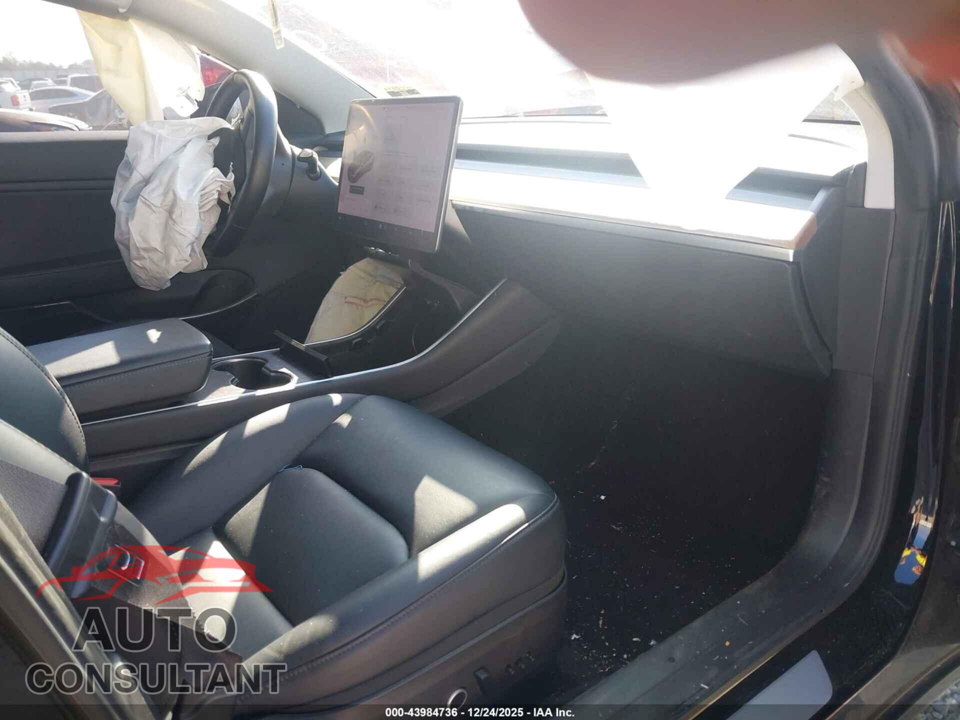 TESLA MODEL 3 2019 - 5YJ3E1EB1KF385555