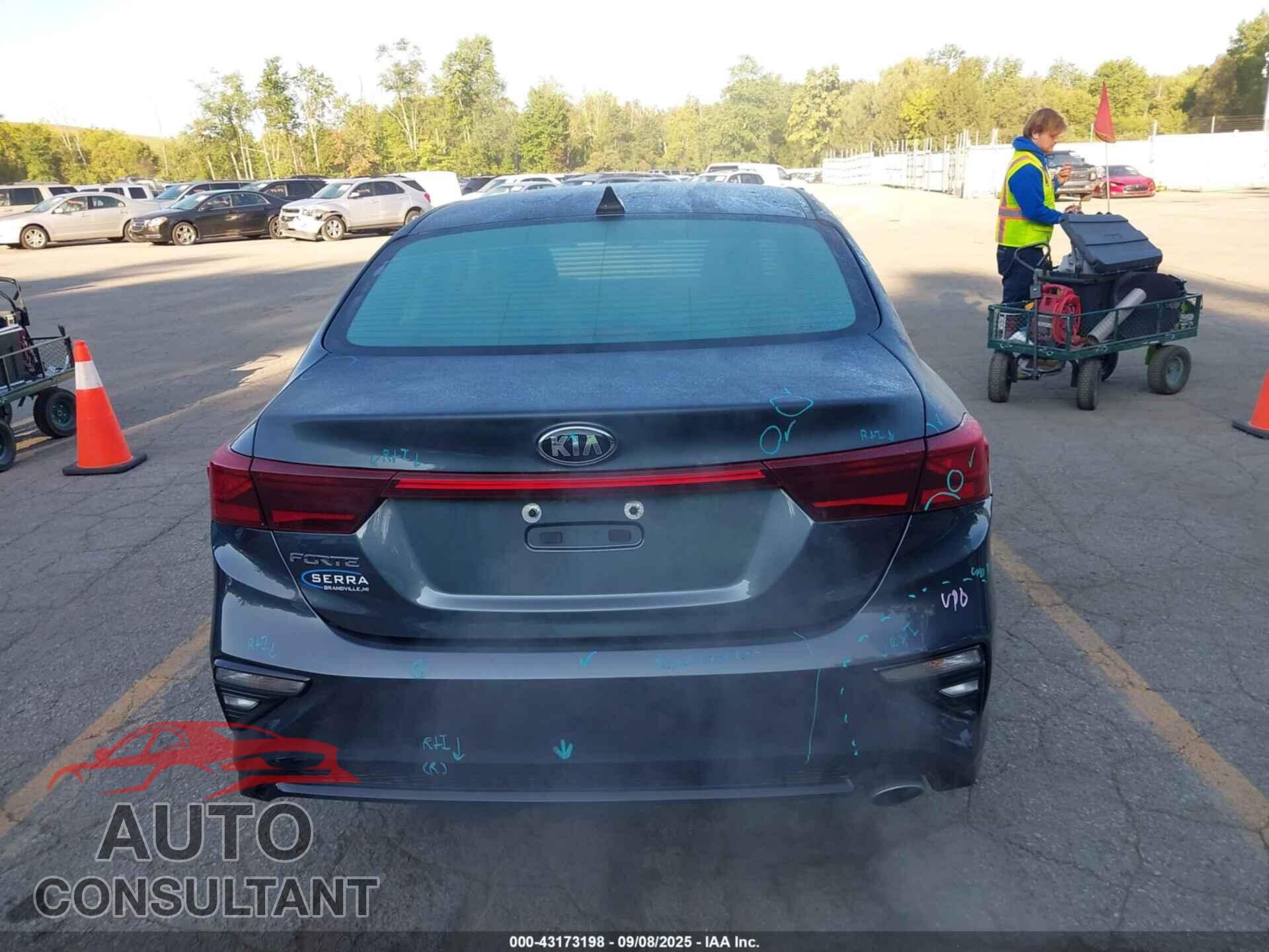 KIA FORTE 2021 - 3KPF24AD5ME277124