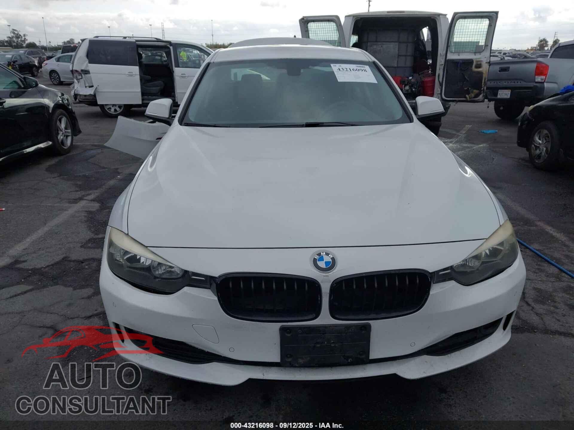 BMW 320I 2014 - WBA3B1G54ENS79569