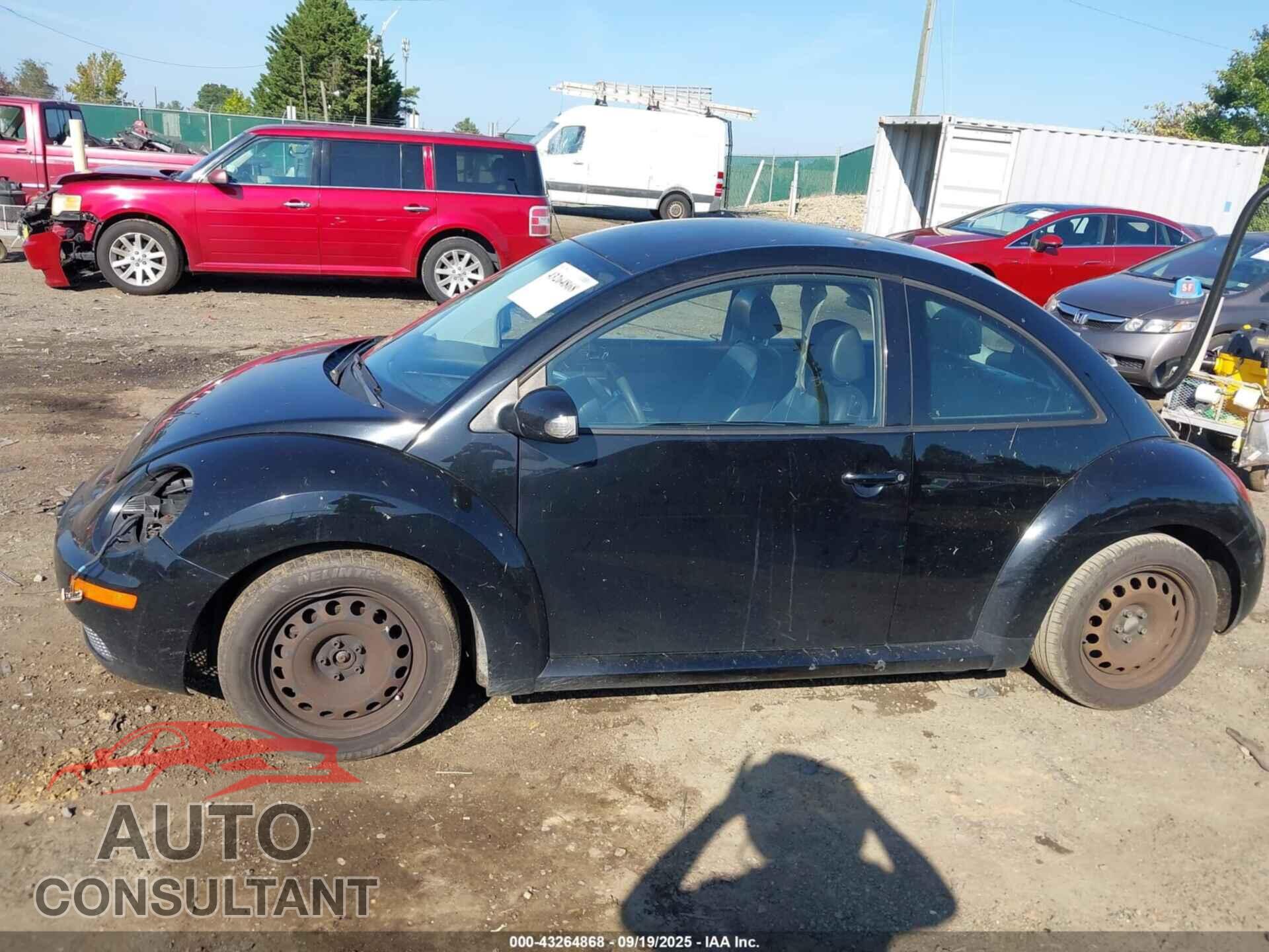 VOLKSWAGEN NEW BEETLE 2010 - 3VWPG3AG2AM036193