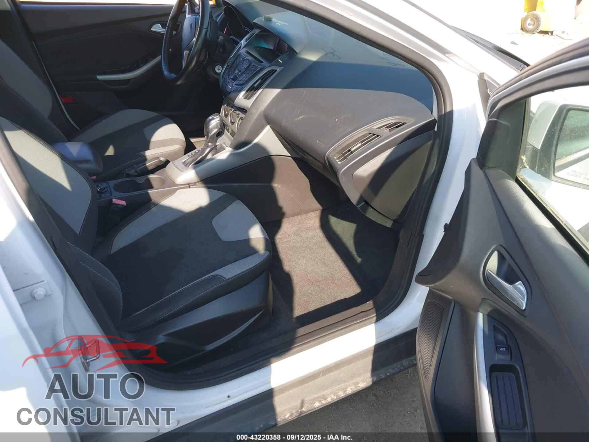 FORD FOCUS 2012 - 1FAHP3F24CL258247