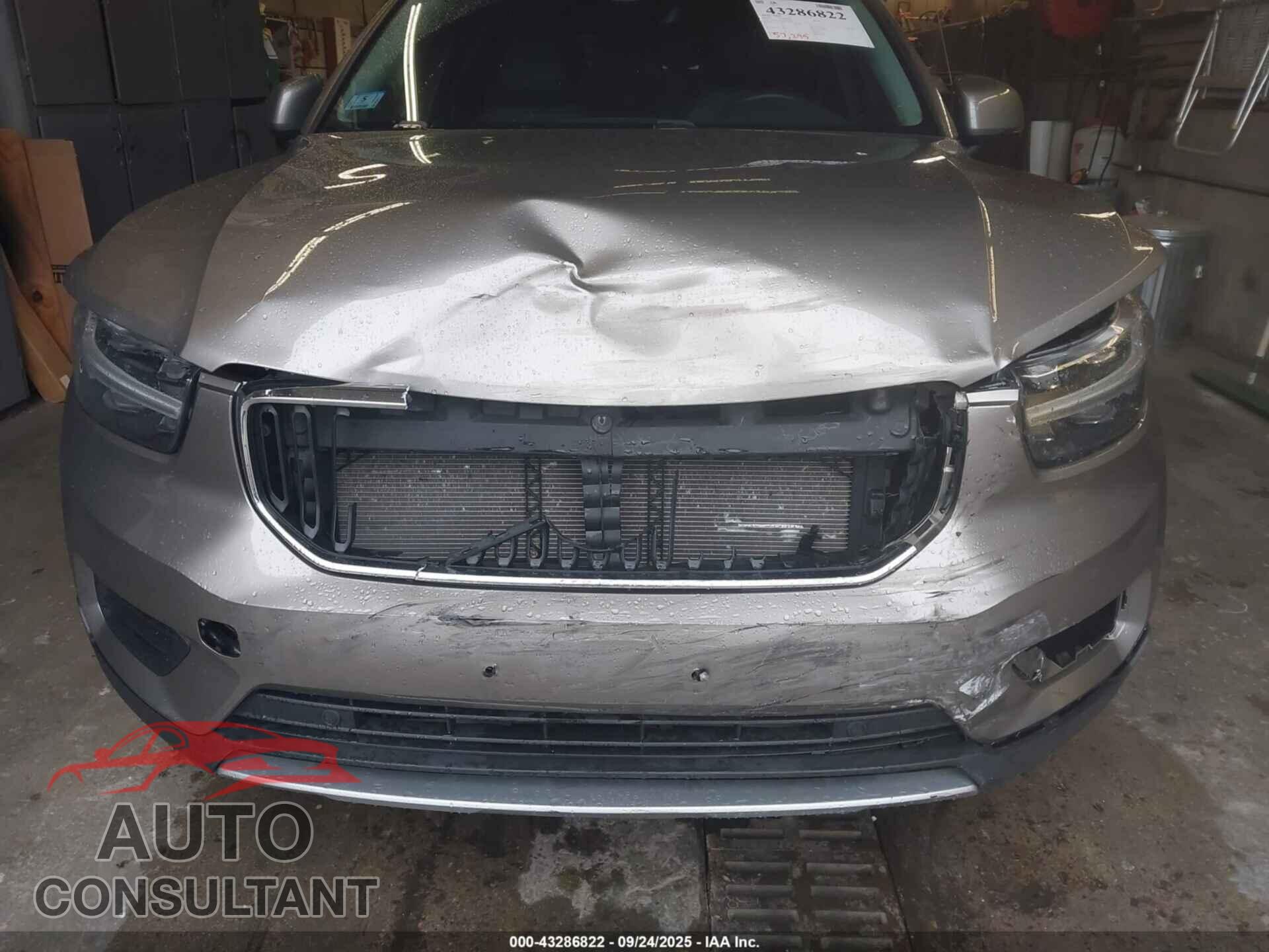 VOLVO XC40 2022 - YV4162UK4N2654101