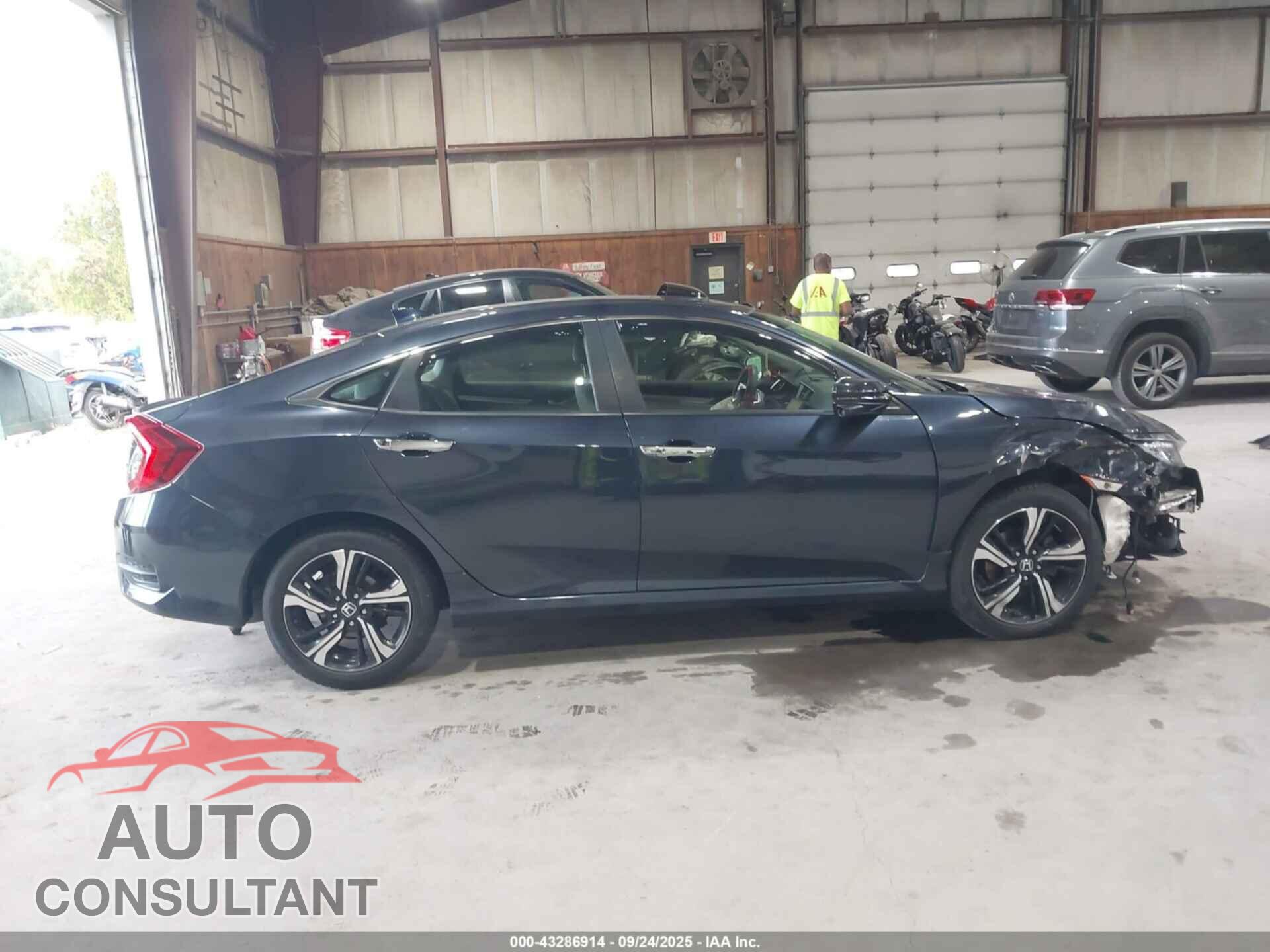 HONDA CIVIC 2018 - JHMFC1F9XJX041448