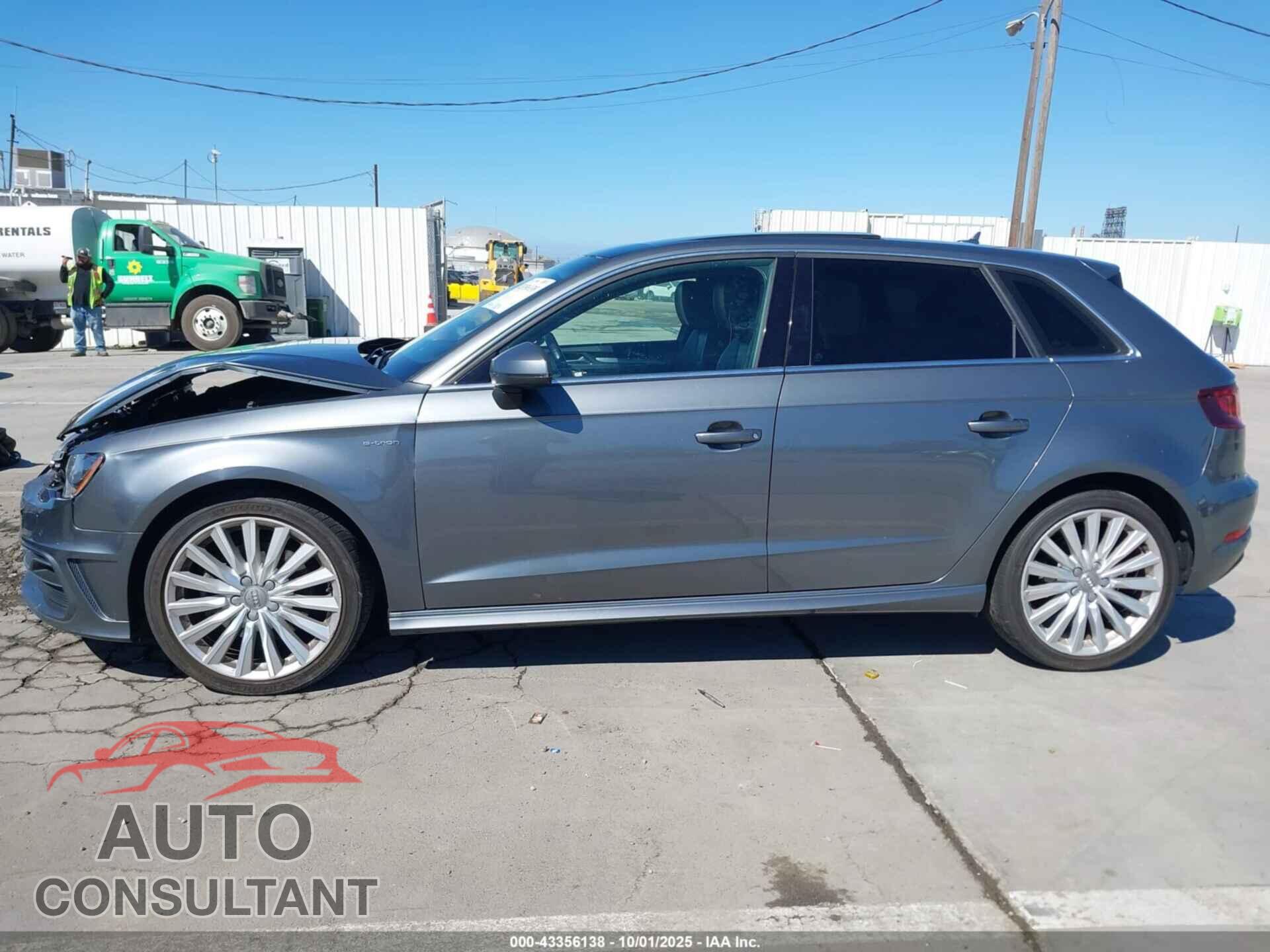 AUDI A3 E-TRON 2016 - WAUTPBFF2GA049525