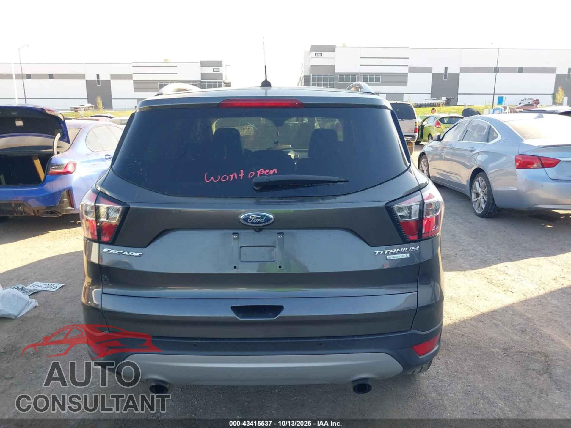 FORD ESCAPE 2017 - 1FMCU0J97HUC87335