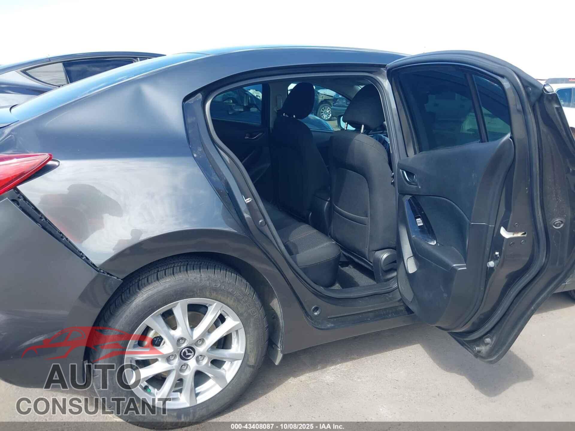 MAZDA MAZDA3 2017 - JM1BN1U70H1151708